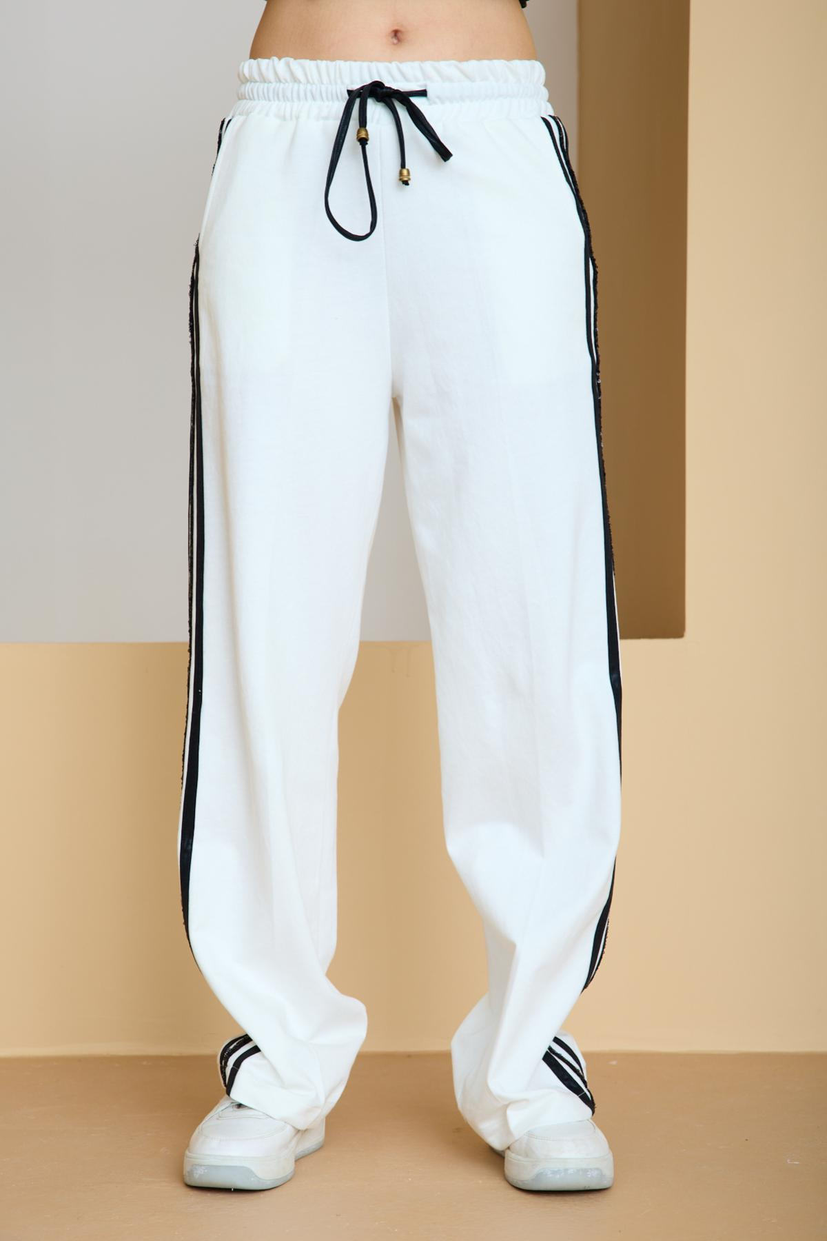 Wholesale Women White-Black Zip Up Cropped Jacket and Side Stripes Pants Set 729242