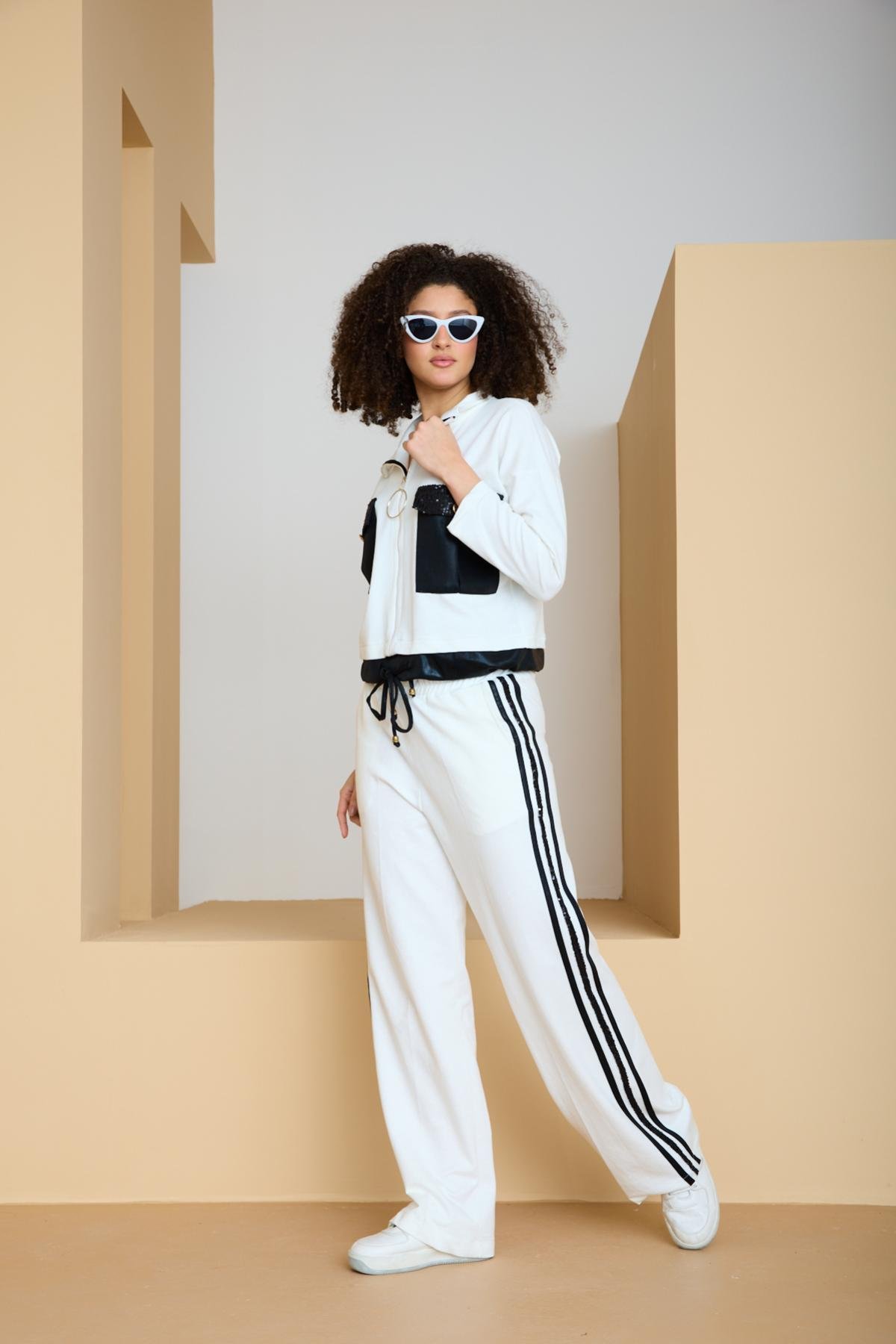 Wholesale Women White-Black Zip Up Cropped Jacket and Side Stripes Pants Set 729242
