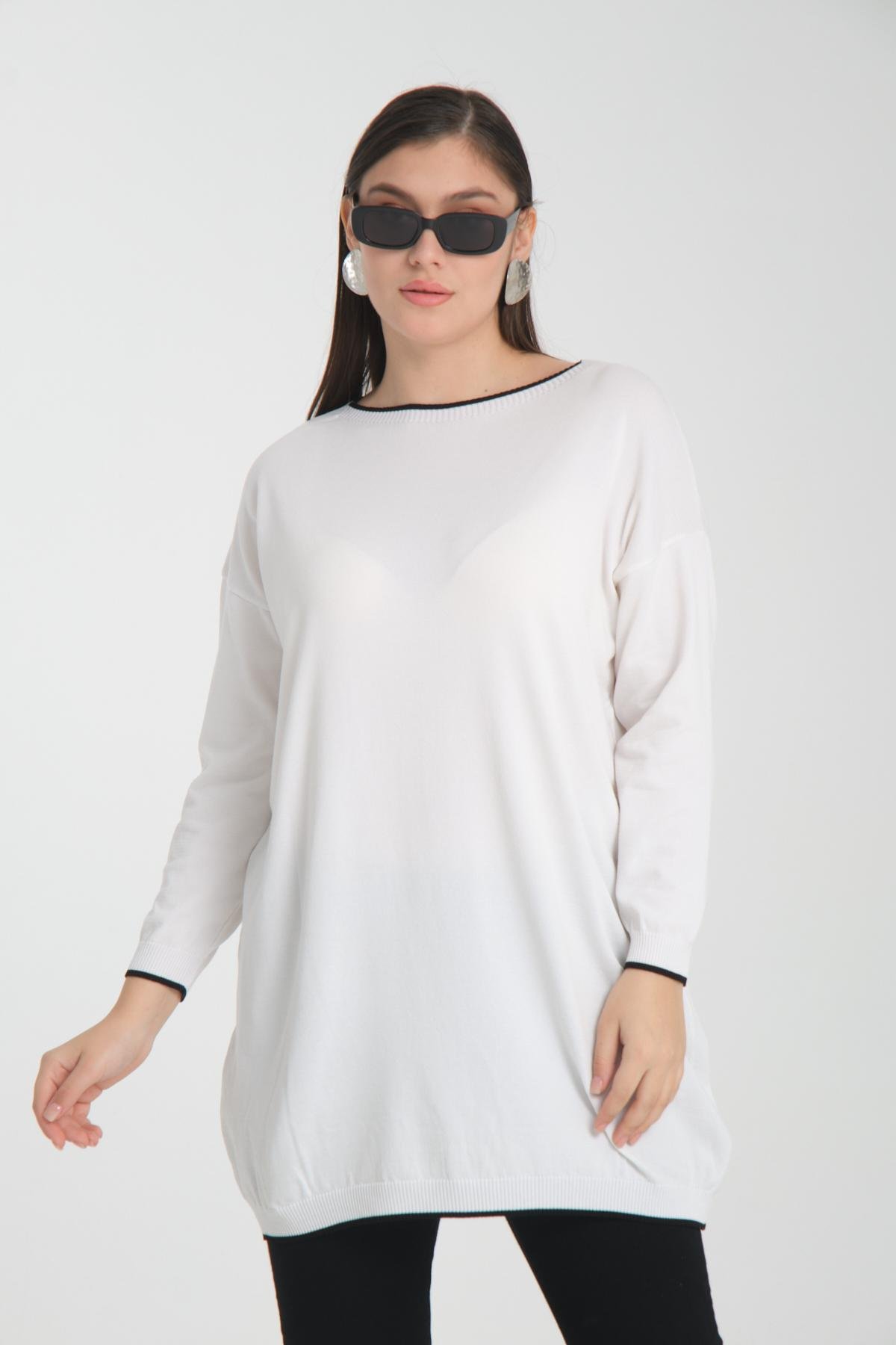 Wholesale Women White Garnished Boat Neck Knit Blouse 722654