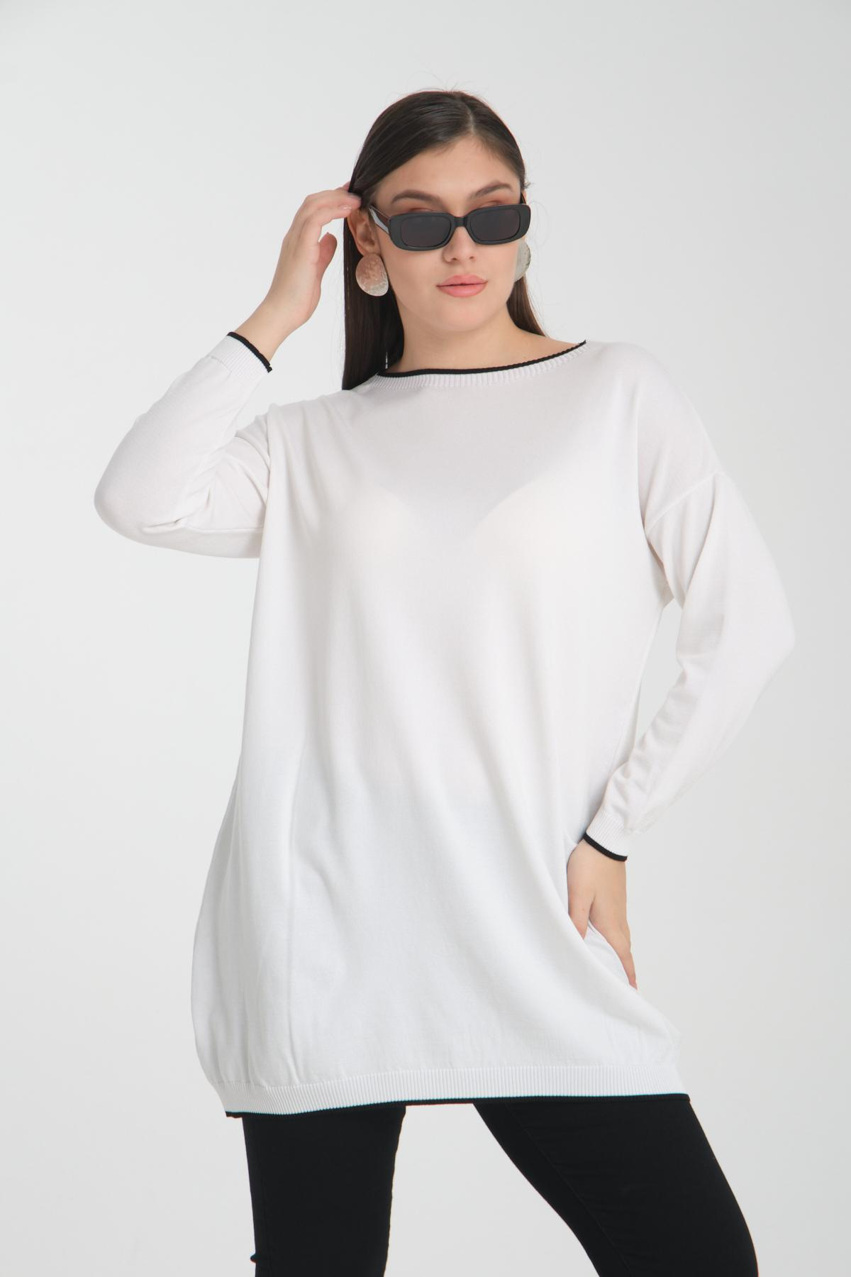 Wholesale Women White Garnished Boat Neck Knit Blouse 722654