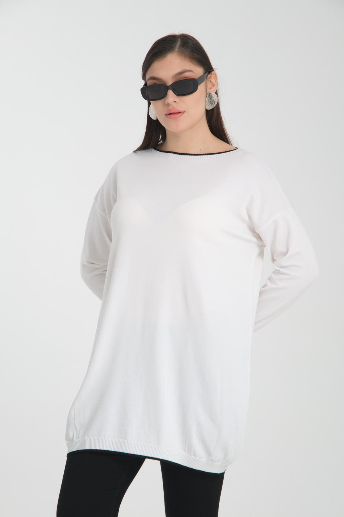 Wholesale Women White Garnished Boat Neck Knit Blouse 722654
