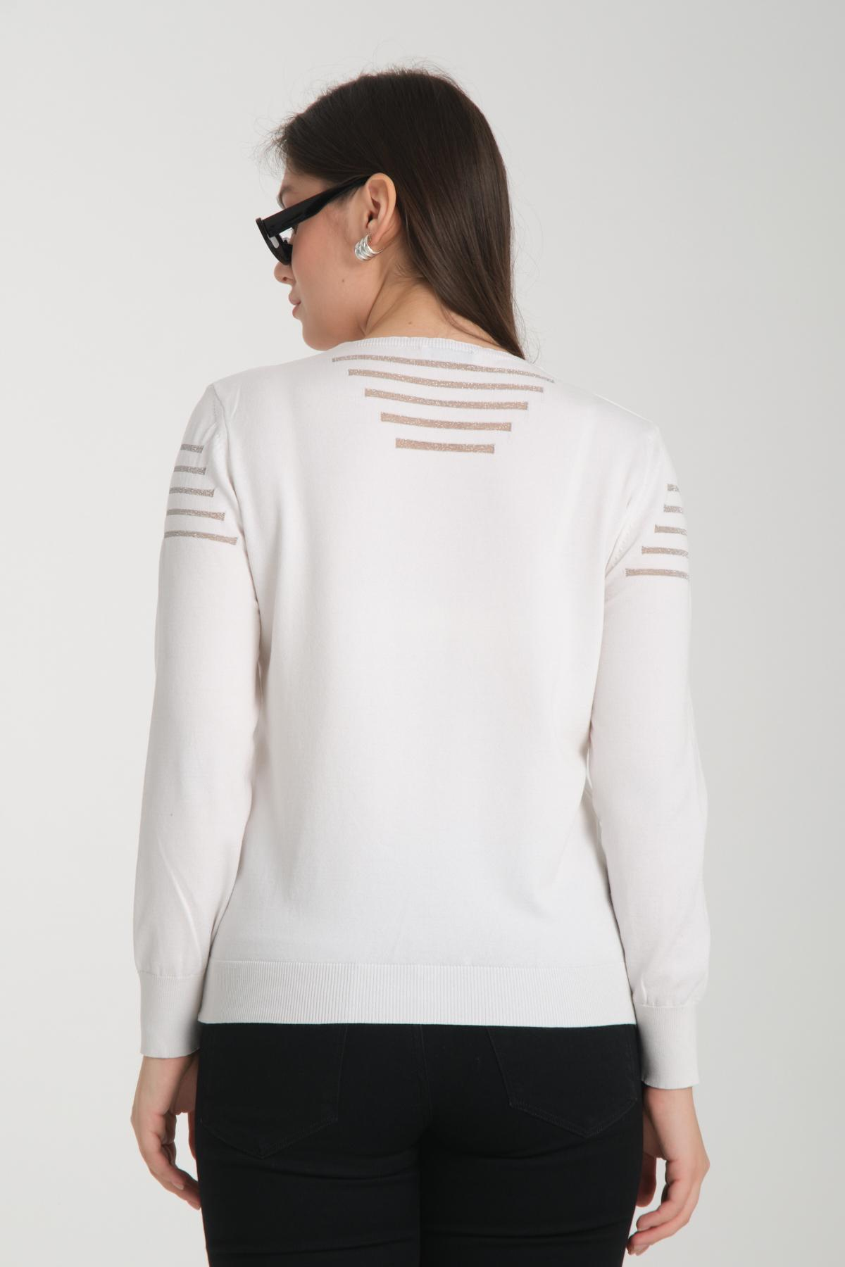 Wholesale Women White Glitter Garnished V Neck Knit Blouse 722618