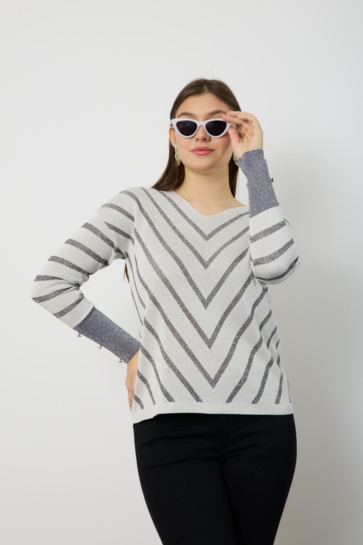 Wholesale Women White Glitter V Neck Knit Blouse with Buttons on Sleeves 724818