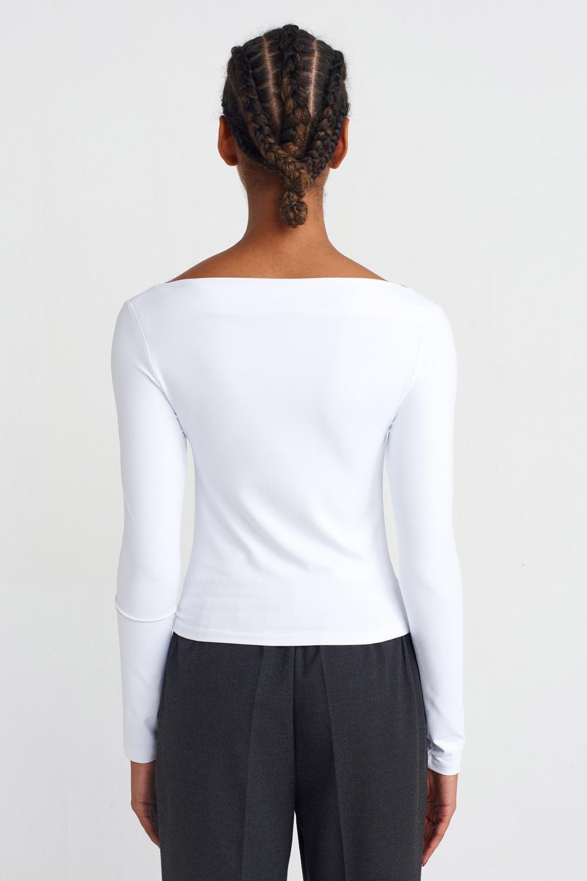 Wholesale Women White Long Sleeve Asymmetric T-shirt 719604