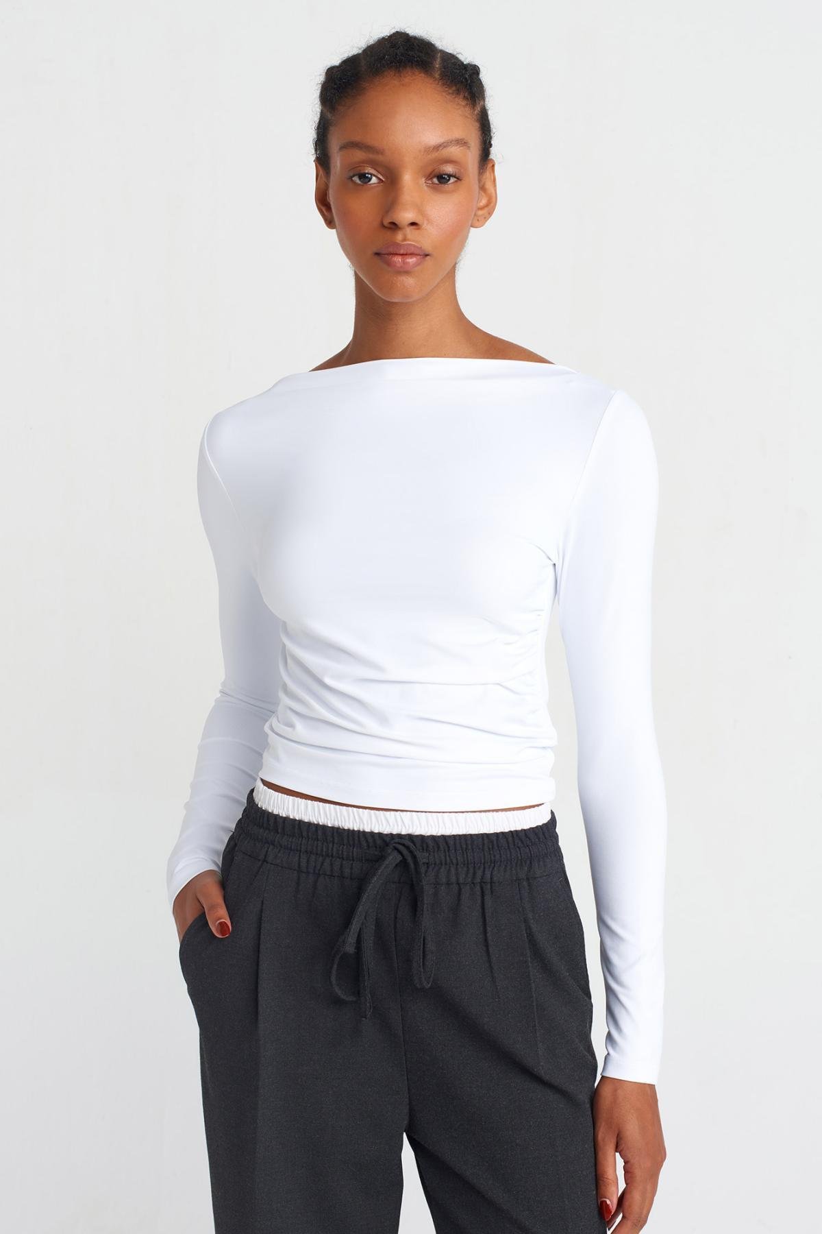 Wholesale Women White Long Sleeve Asymmetric T-shirt 719604