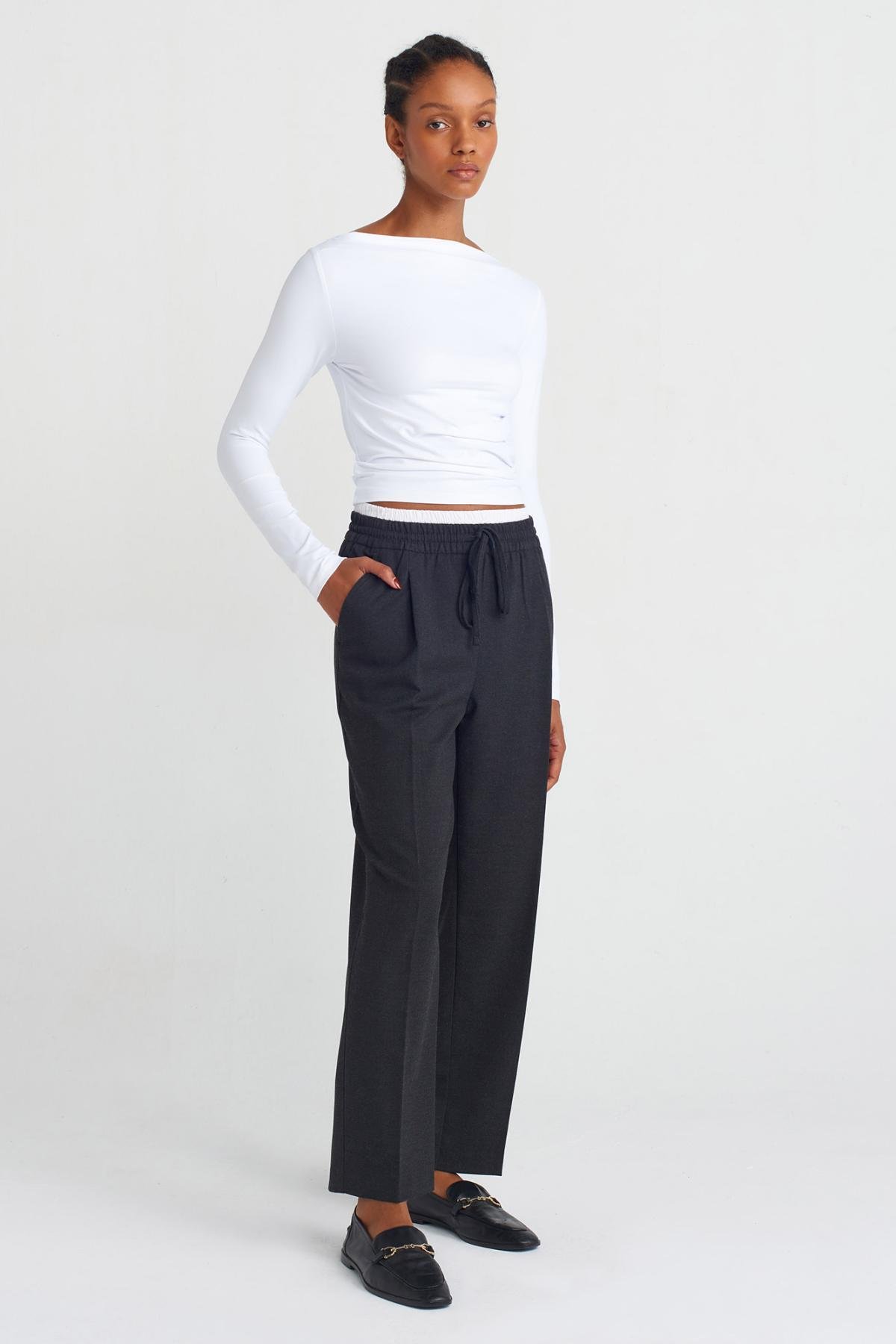 Wholesale Women White Long Sleeve Asymmetric T-shirt 719604