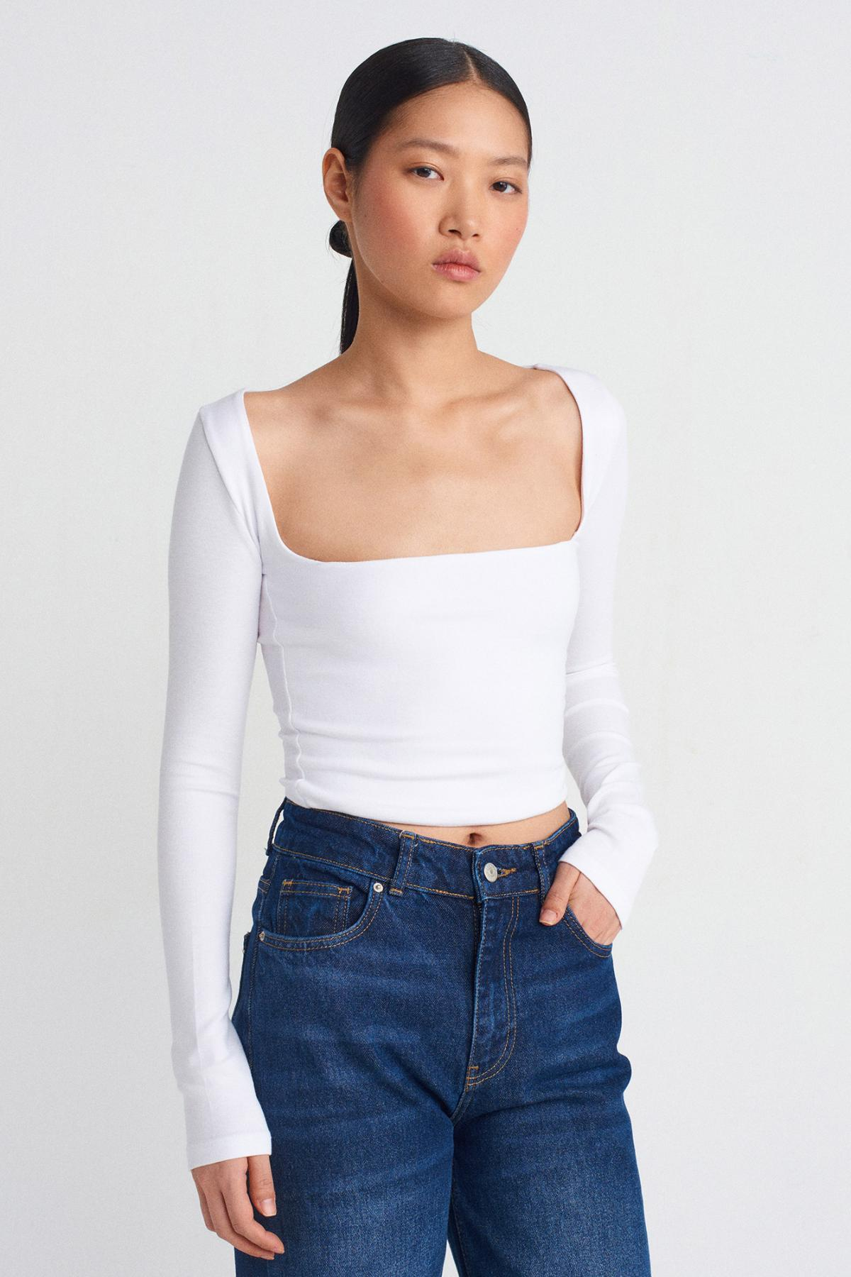 Wholesale Women White Long Sleeve Top 719725