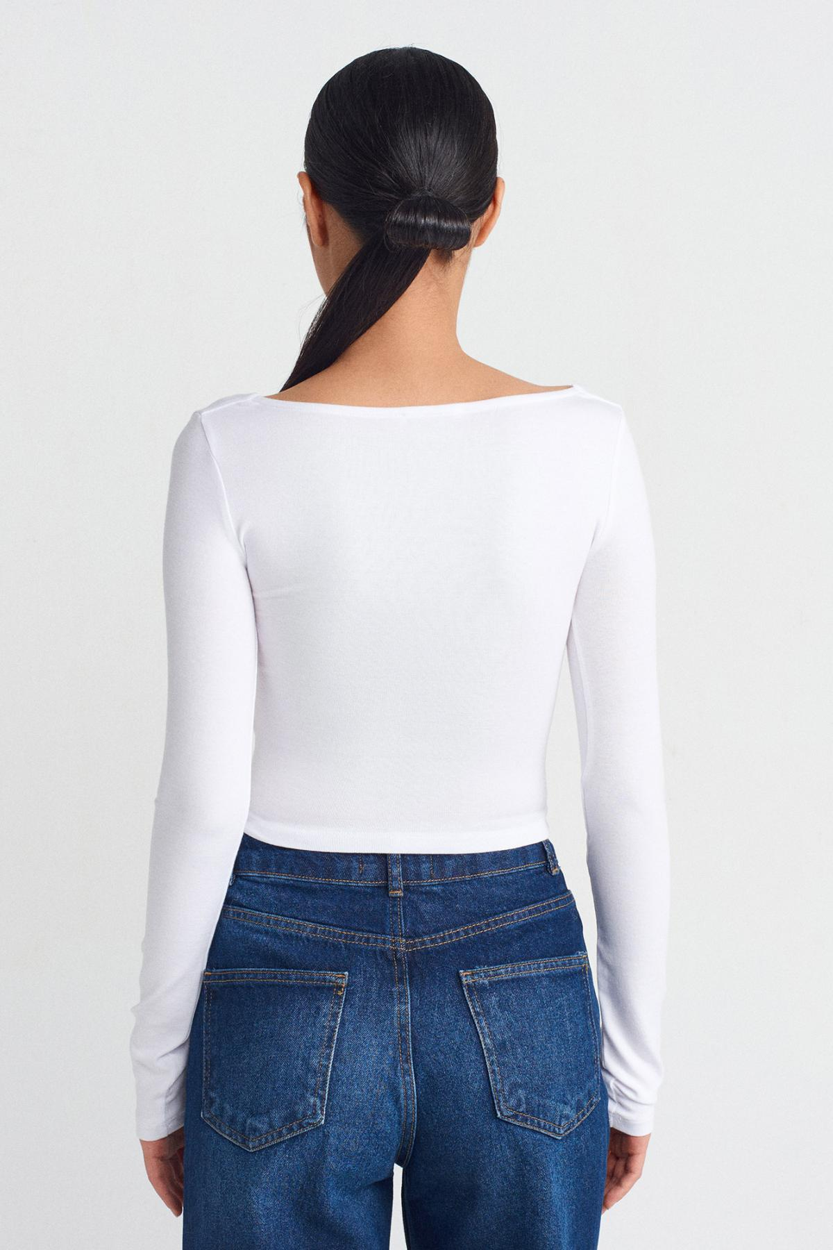 Wholesale Women White Long Sleeve Top 719725