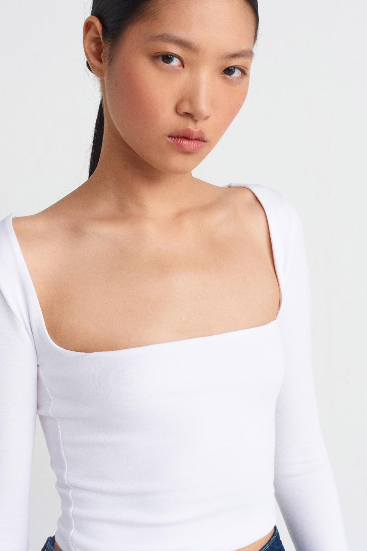 Wholesale Women White Long Sleeve Top 719725