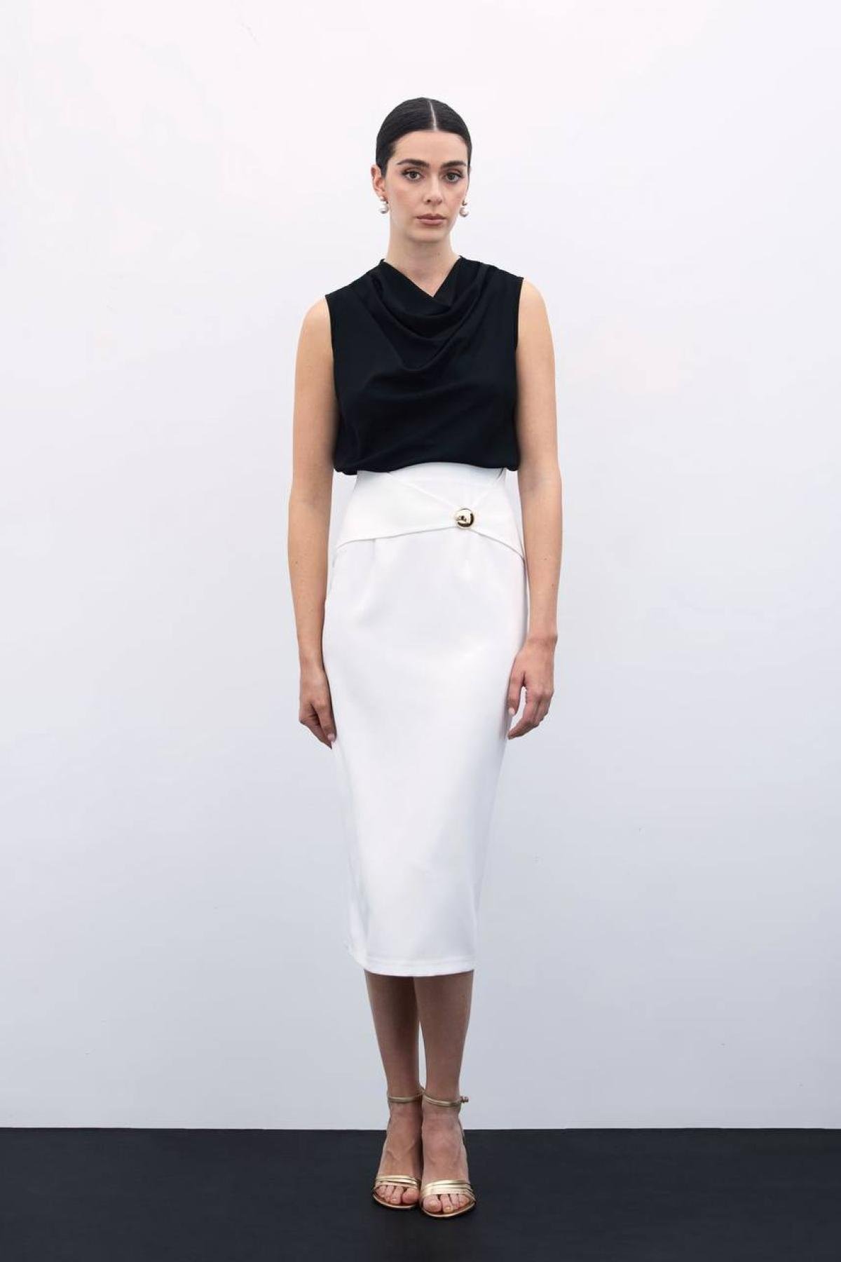 Wholesale Women White Maxi Skirt 727523