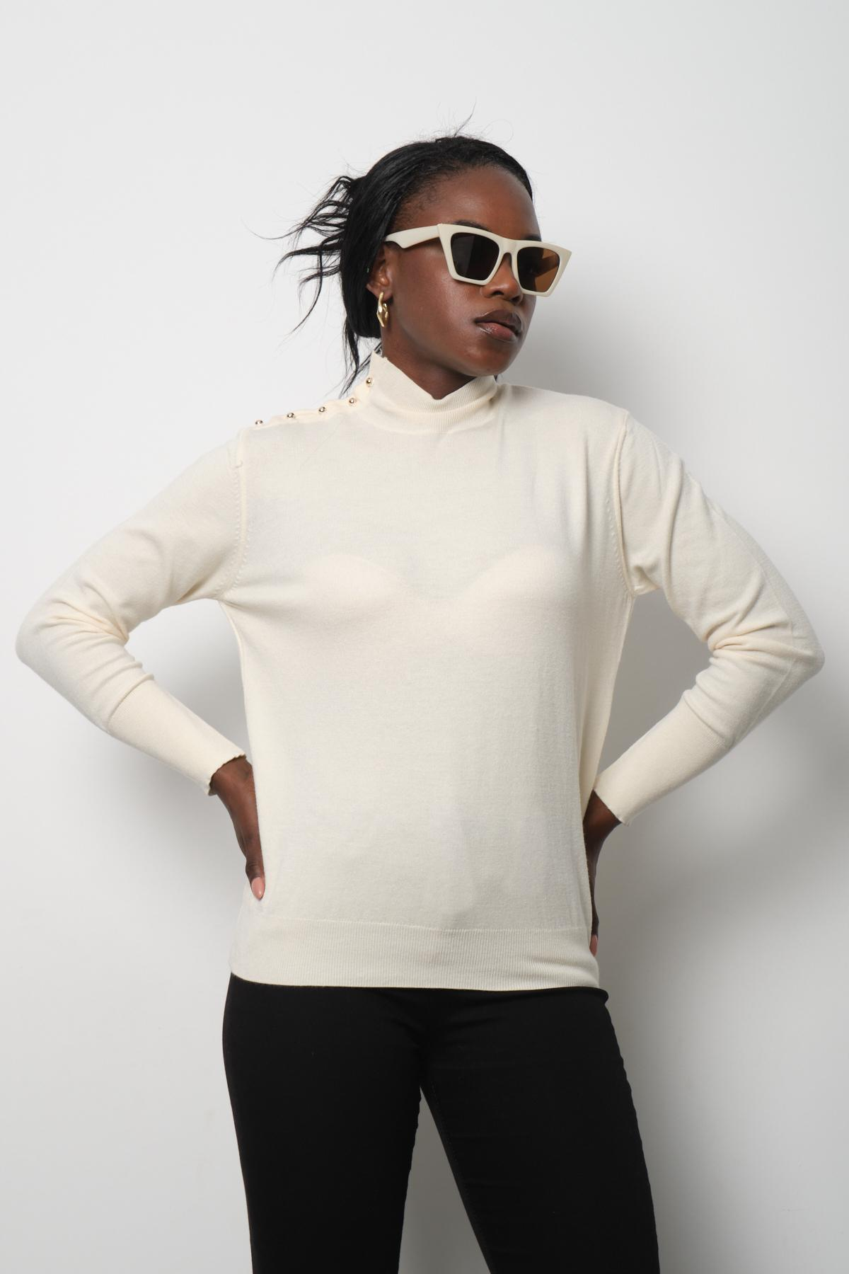 Wholesale Women White Mock-Neck Sweaters 711151