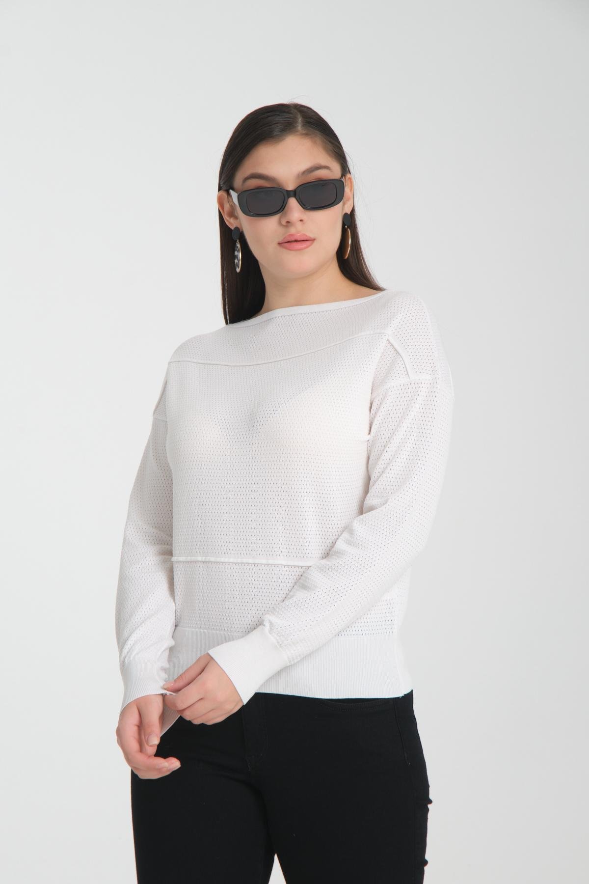Wholesale Women White Openwork Boat Neck Knit Blouse 722662