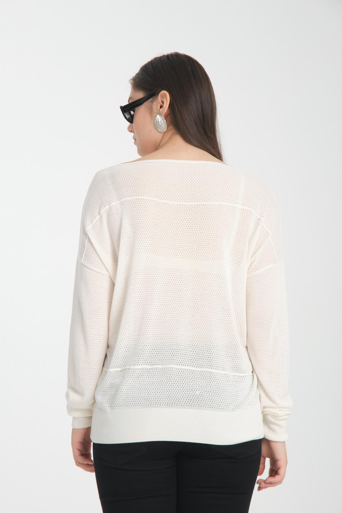 Wholesale Women White Openwork Boat Neck Knit Blouse 722635