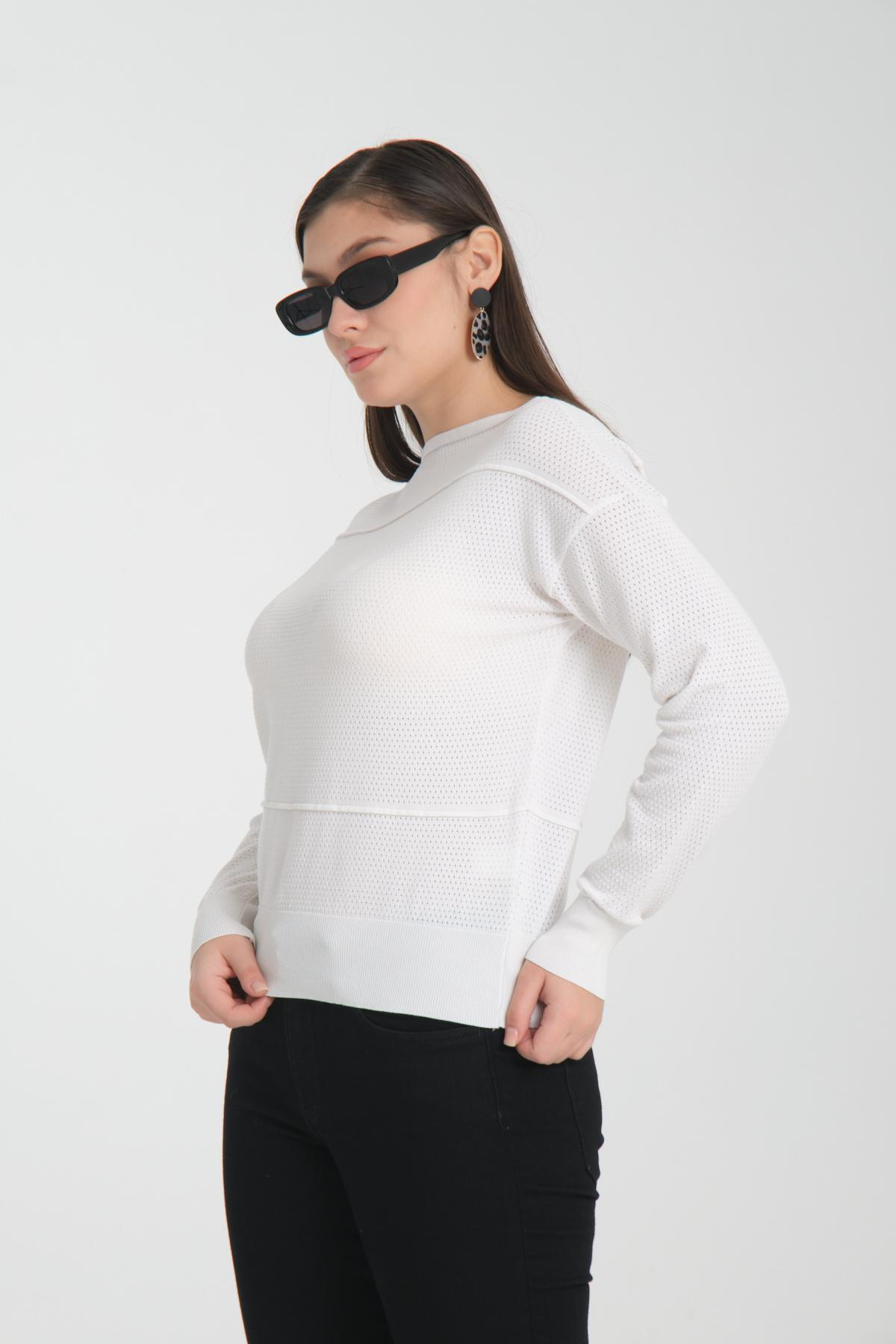 Wholesale Women White Openwork Boat Neck Knit Blouse 722662