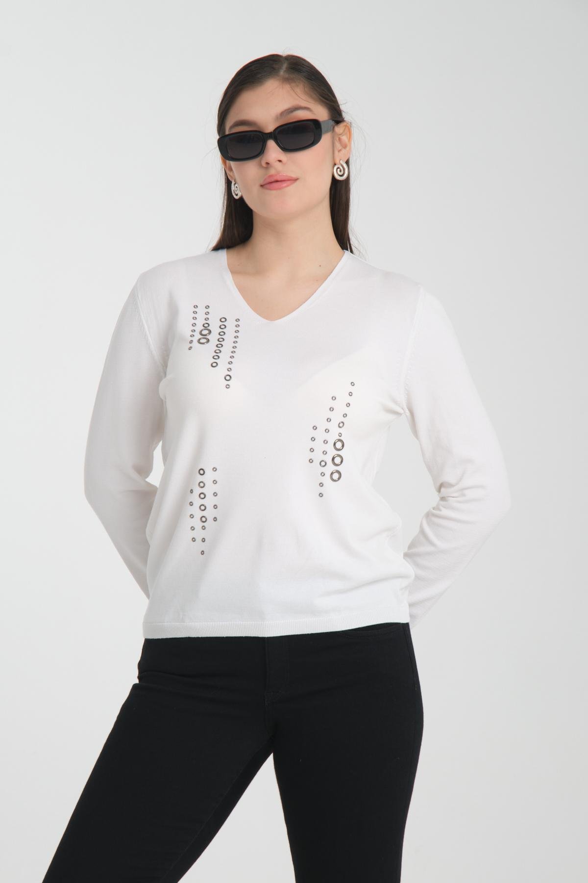 Wholesale Women White Studded V Neck Knit Blouse 722642