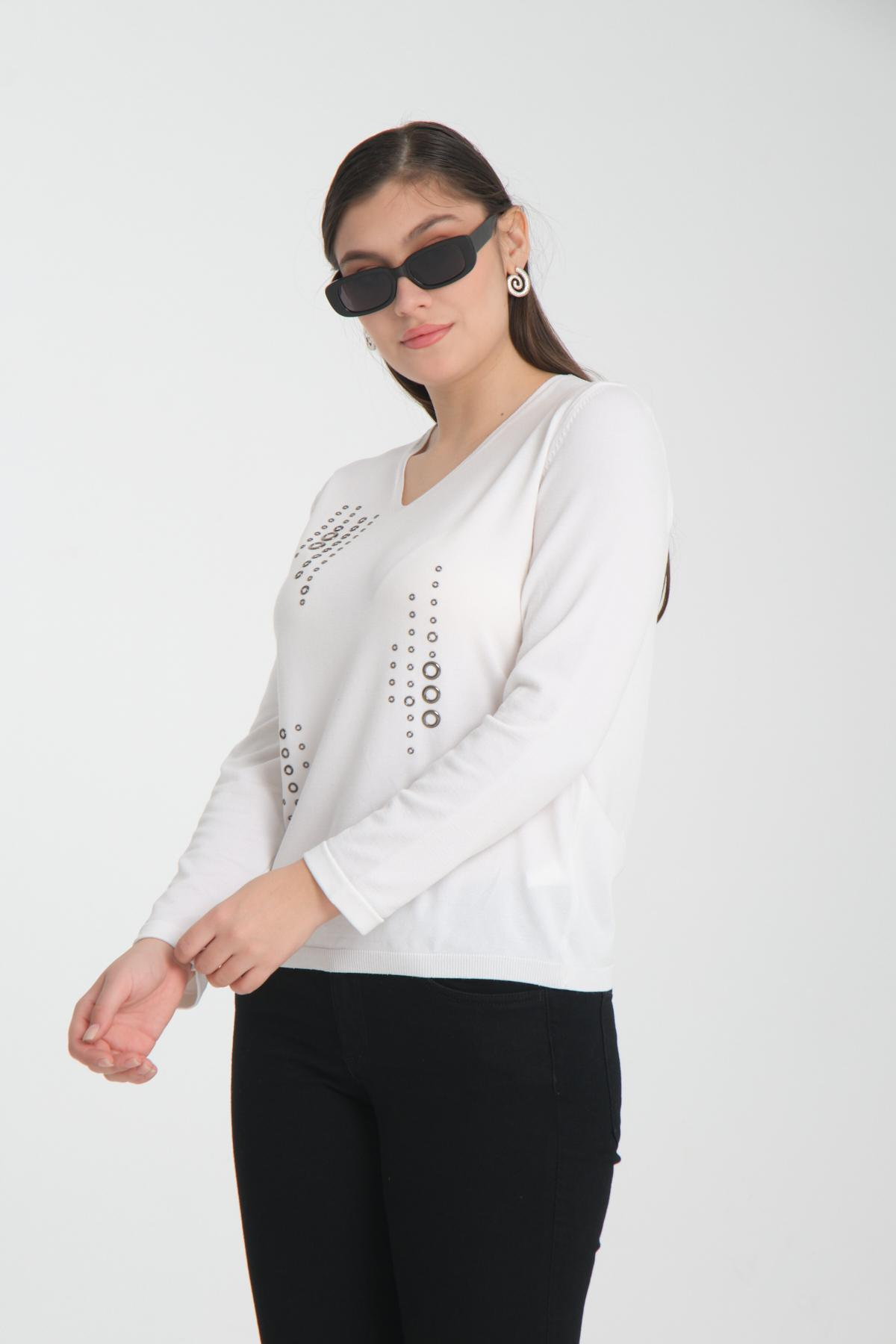 Wholesale Women White Studded V Neck Knit Blouse 722642