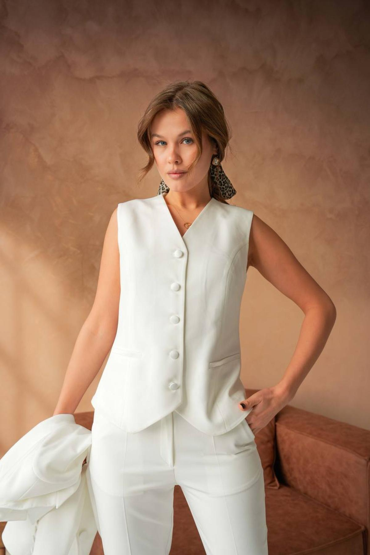 Wholesale Women White Three Piece Suit 733509