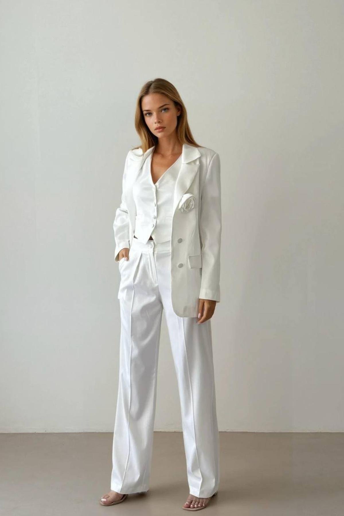 Wholesale Women White Three Piece Suits 730060