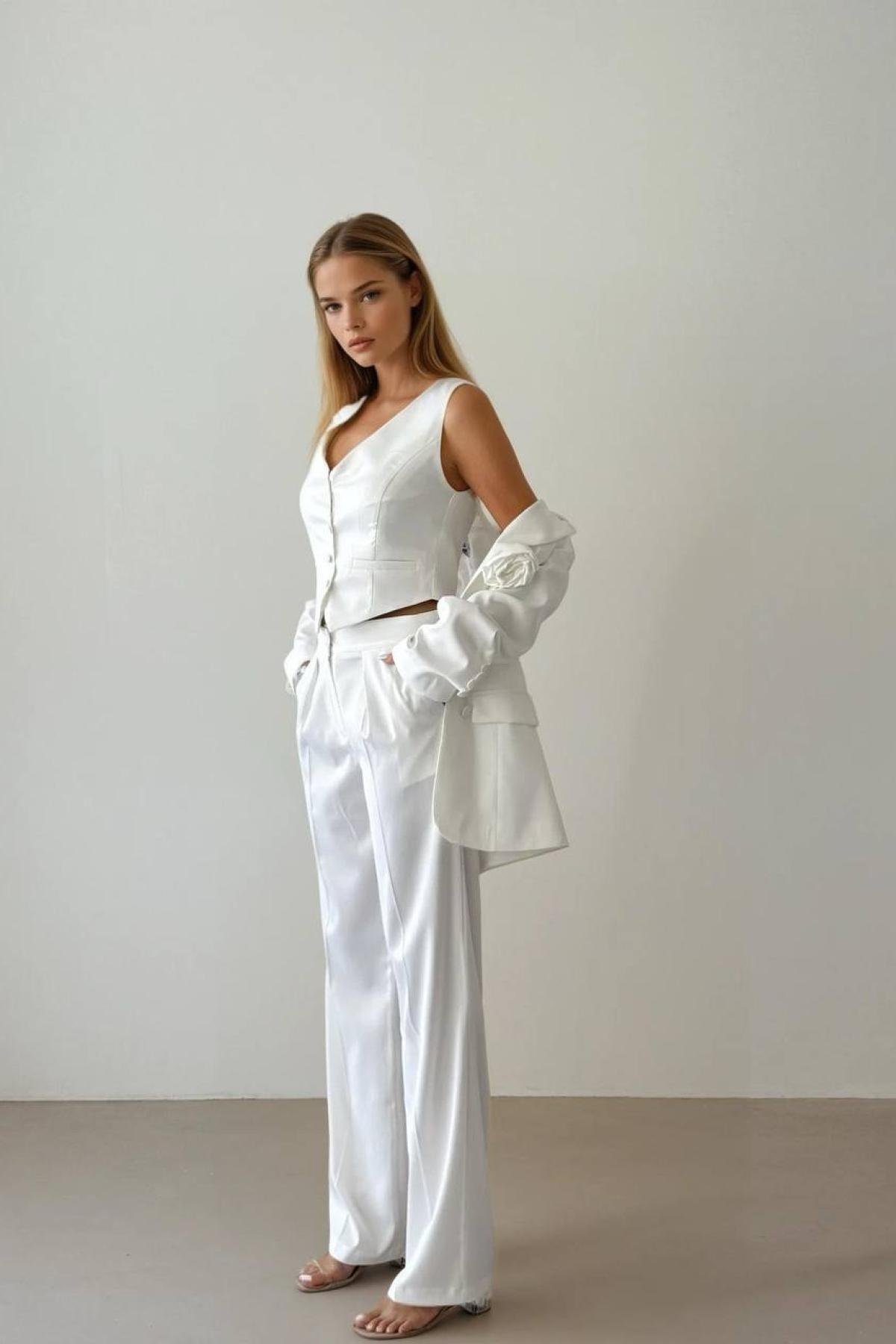 Wholesale Women White Three Piece Suits 730060