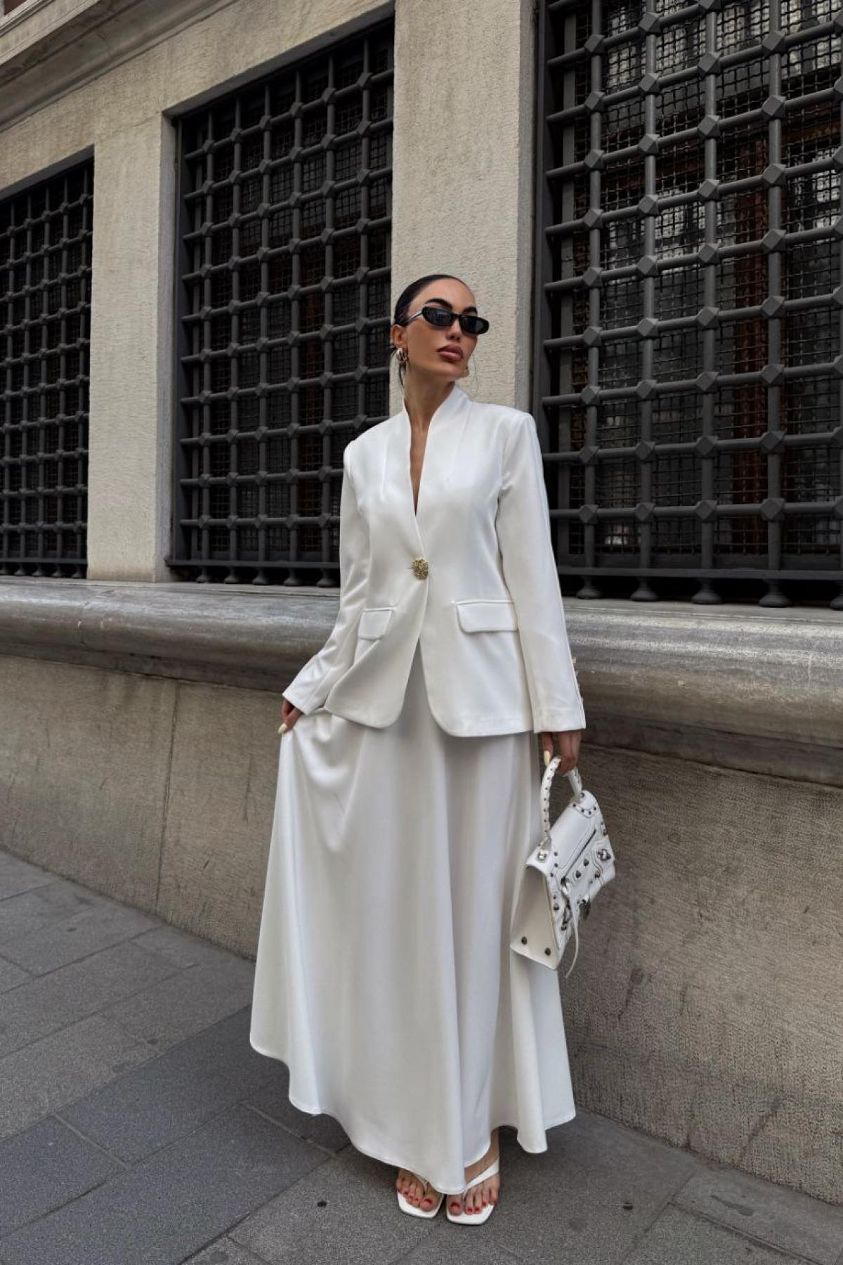 Wholesale Women White Two Piece Suit Blazer and Skirt Set 737328