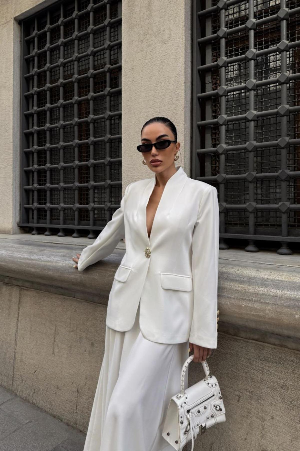 Wholesale Women White Two Piece Suit Blazer and Skirt Set 737328