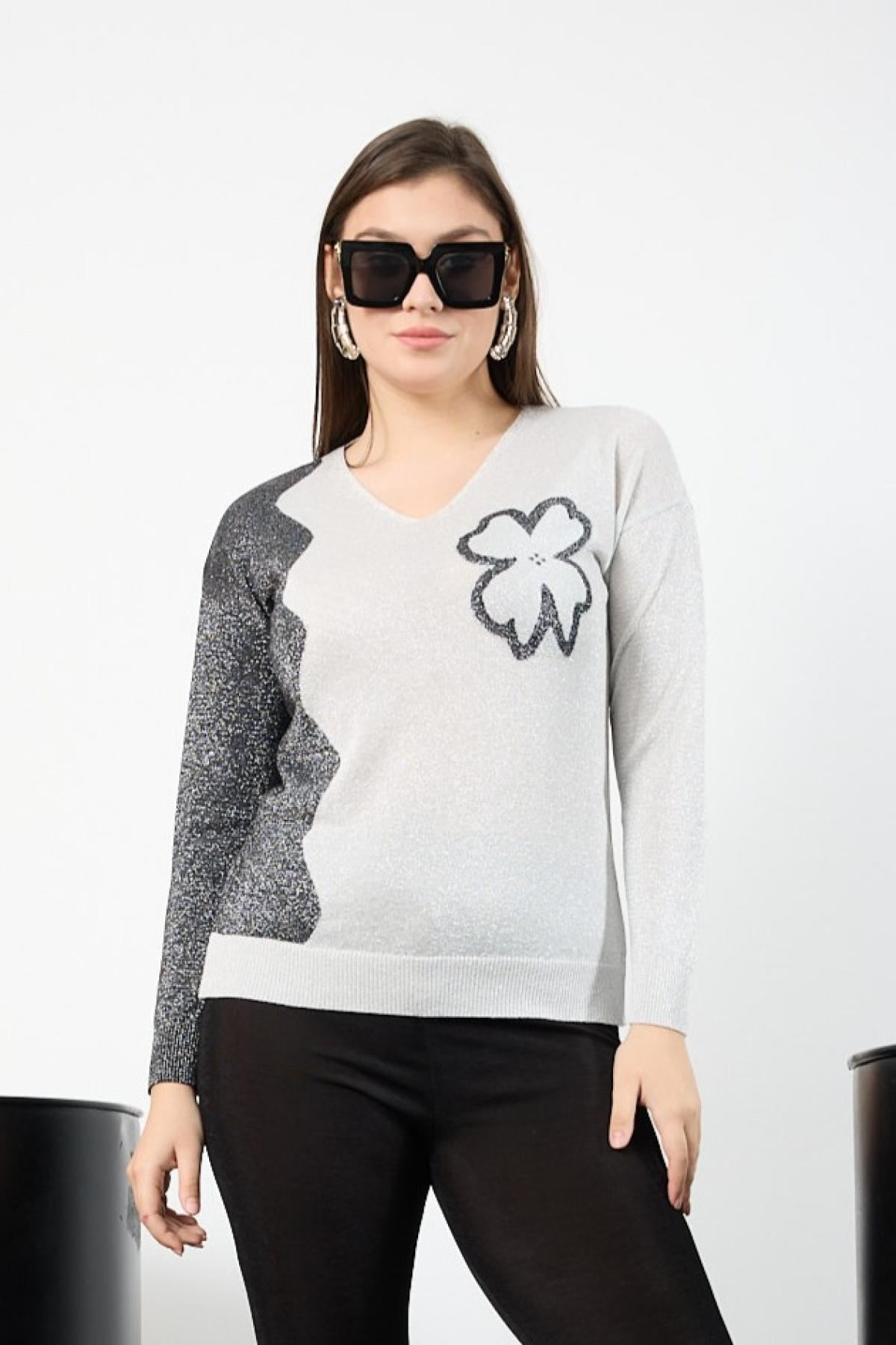 Wholesale Women White Two Tone Glittery V-Neck Knit Blouse 725235