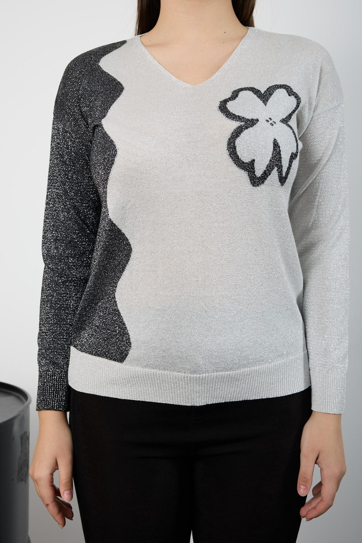 Wholesale Women White Two Tone Glittery V-Neck Knit Blouse 725235