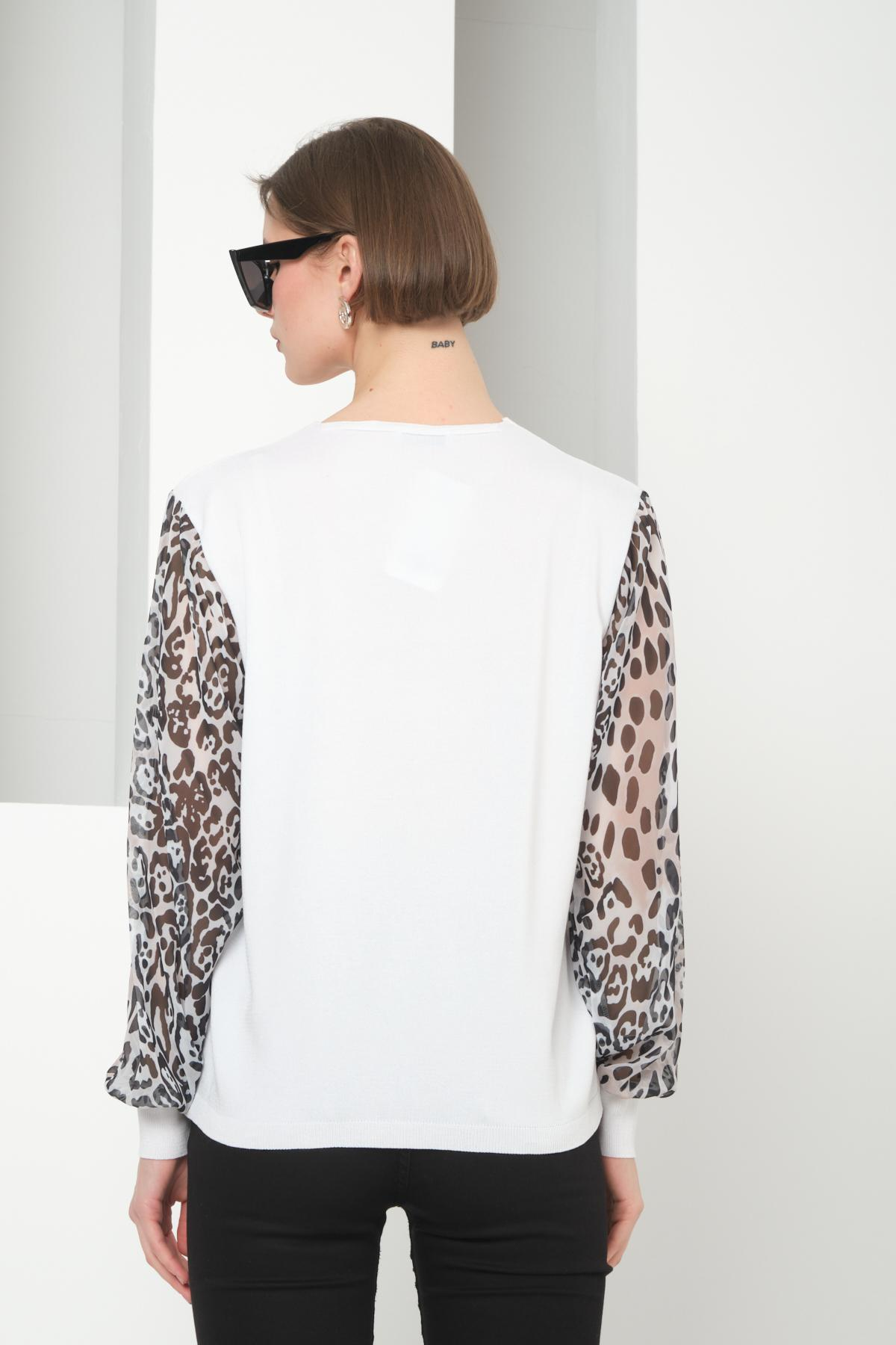 Wholesale Women White V Neck Knit Blouse with Chiffon Sleeves 724776