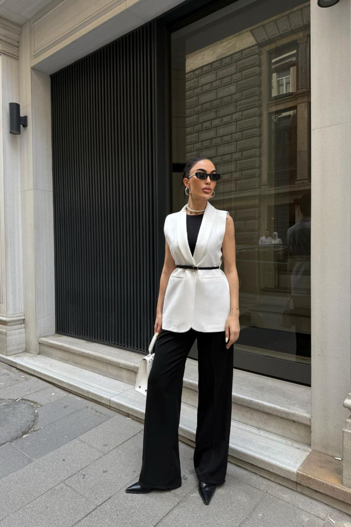 Wholesale Women White Vest 737321