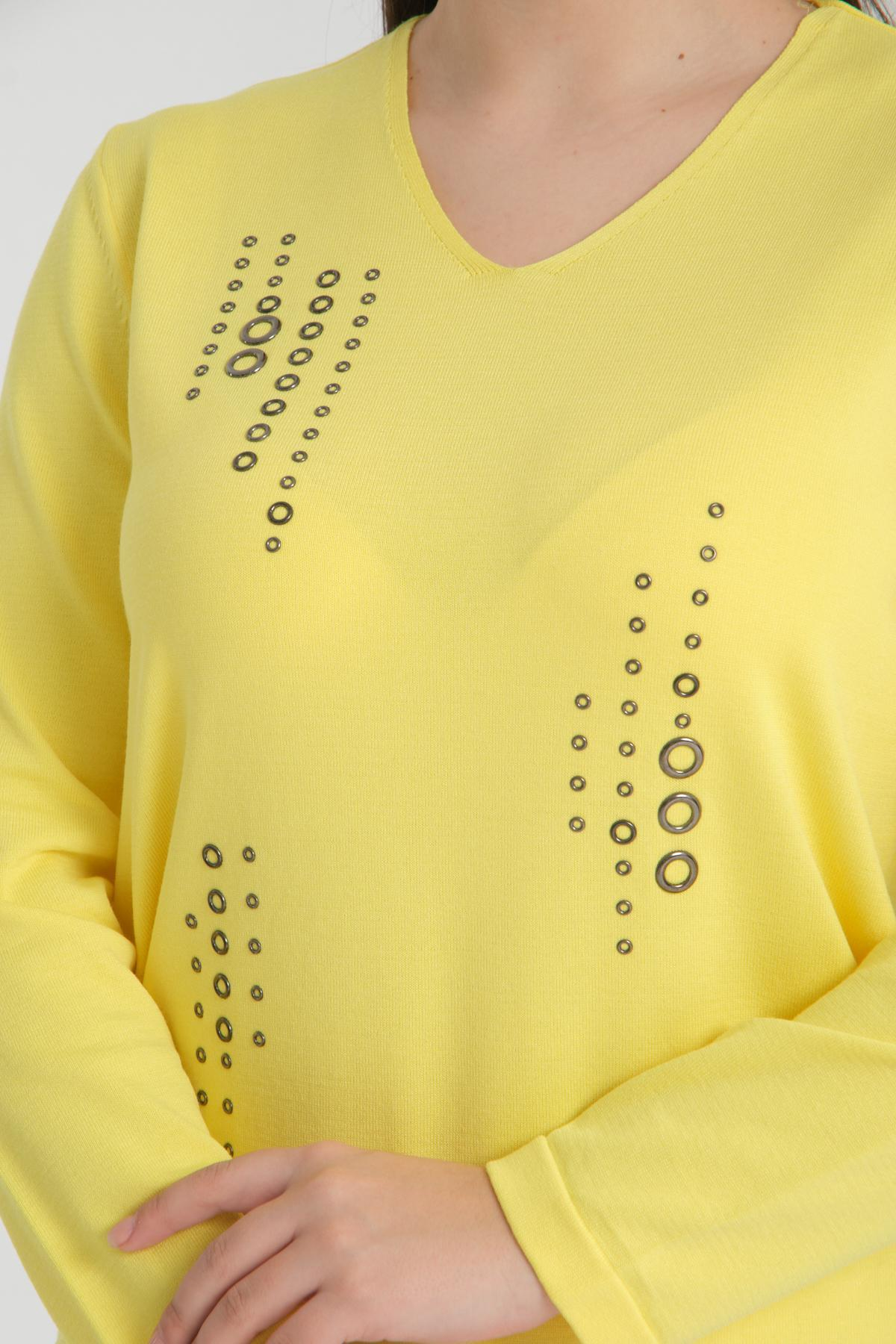 Wholesale Women Yellow Studded V Neck Knit Blouse 722639