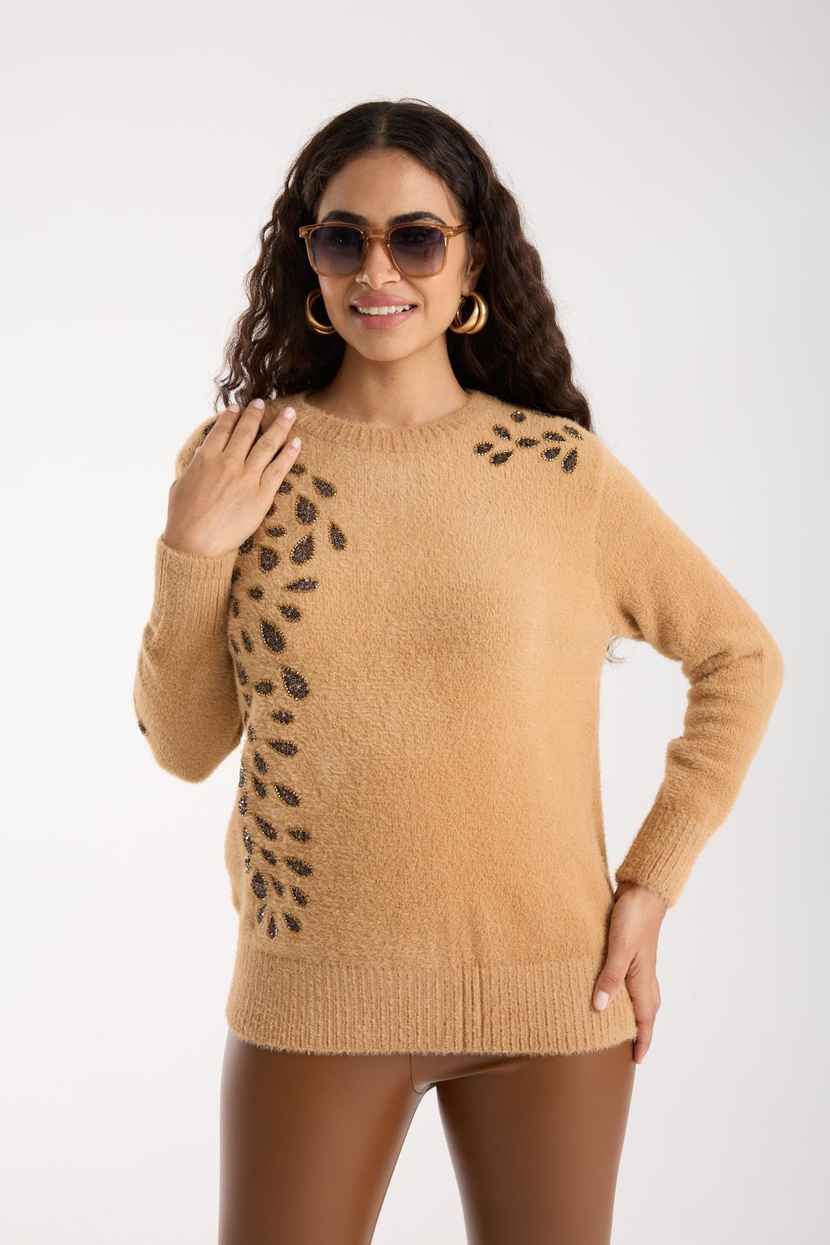Wholesale Women's Beige Crew-Neck Knit Sweater with Beaded Embroidery 0095W26-11609