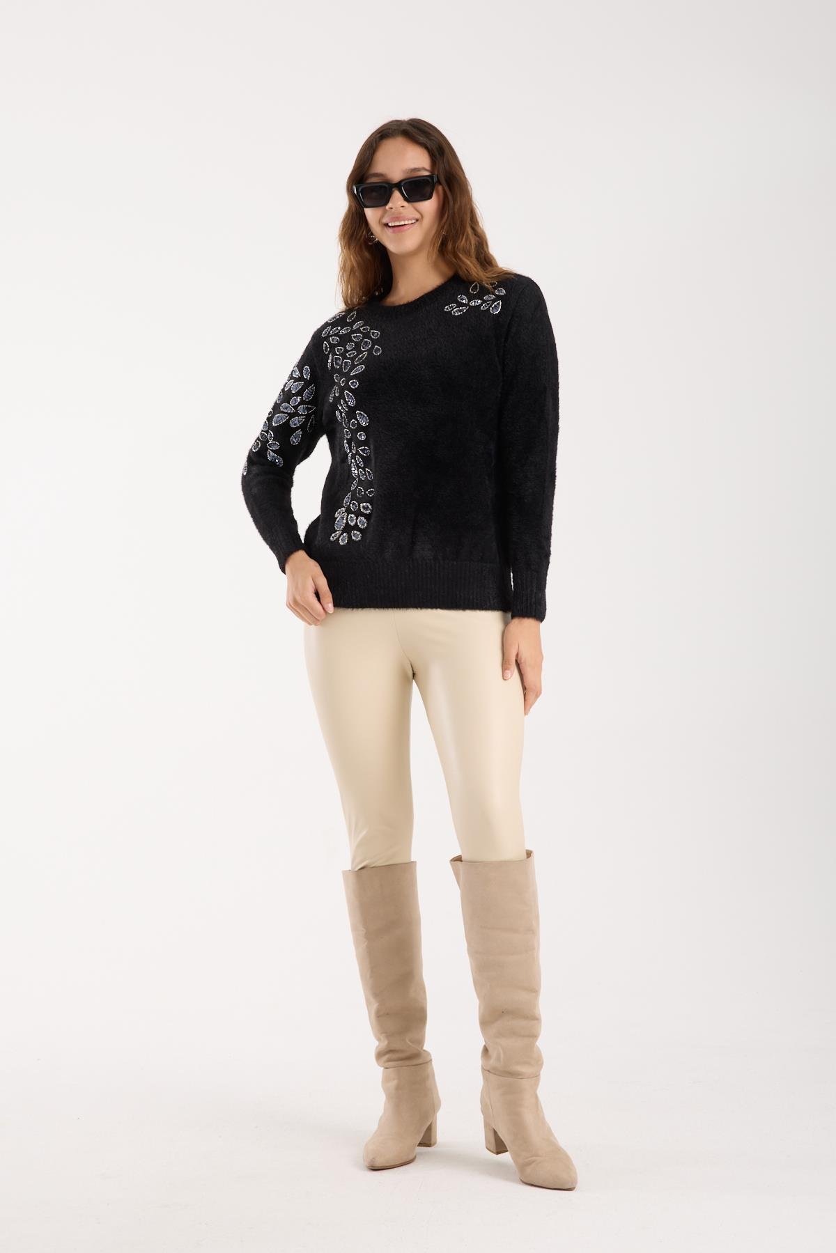 Wholesale Women's Black Crew-Neck Knit Sweater with Beaded Embroidery 0095W26-11609