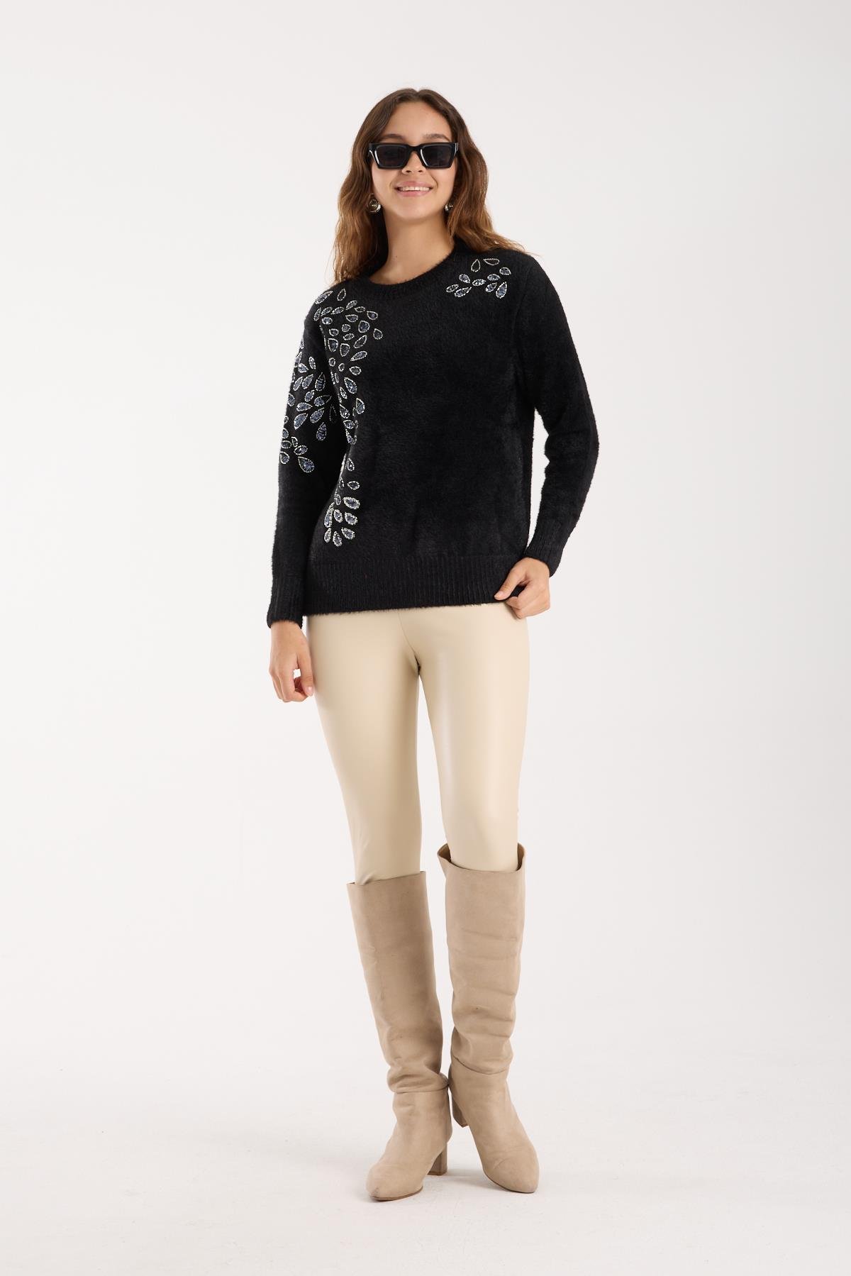 Wholesale Women's Black Crew-Neck Knit Sweater with Beaded Embroidery 0095W26-11609