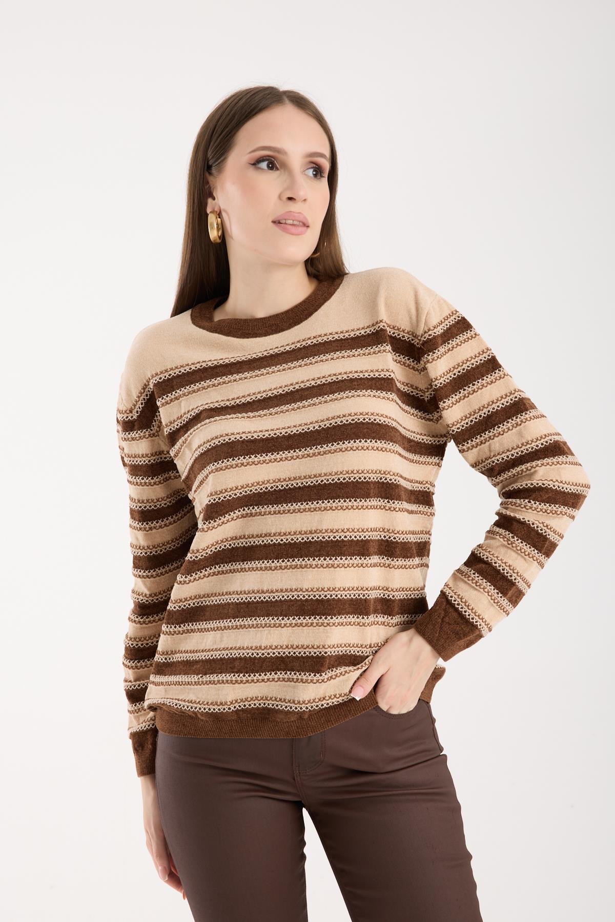Wholesale Women's Cream-Brown Chenille Velvet Striped Crew-Neck Knit Blouse 0095W26-9004