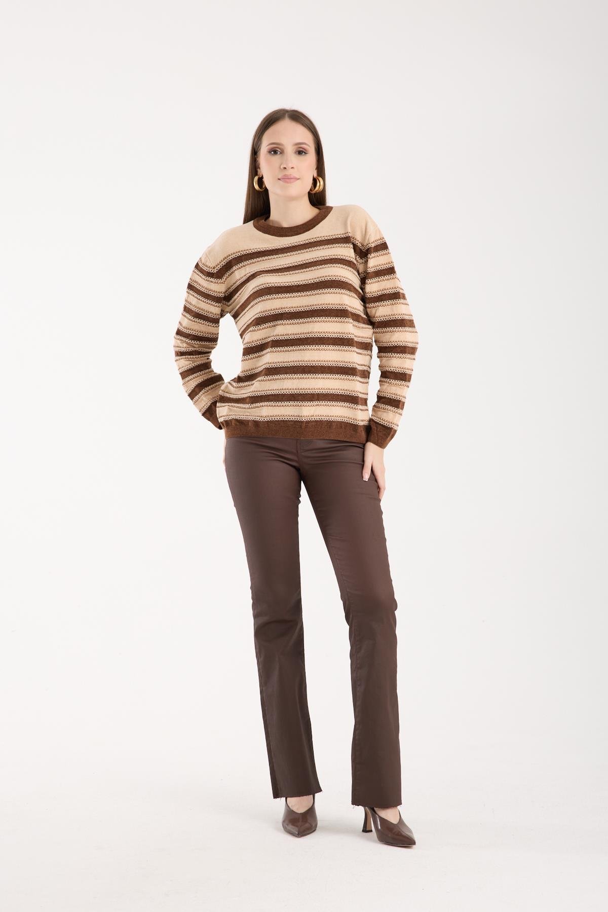 Wholesale Women's Cream-Brown Chenille Velvet Striped Crew-Neck Knit Blouse 0095W26-9004