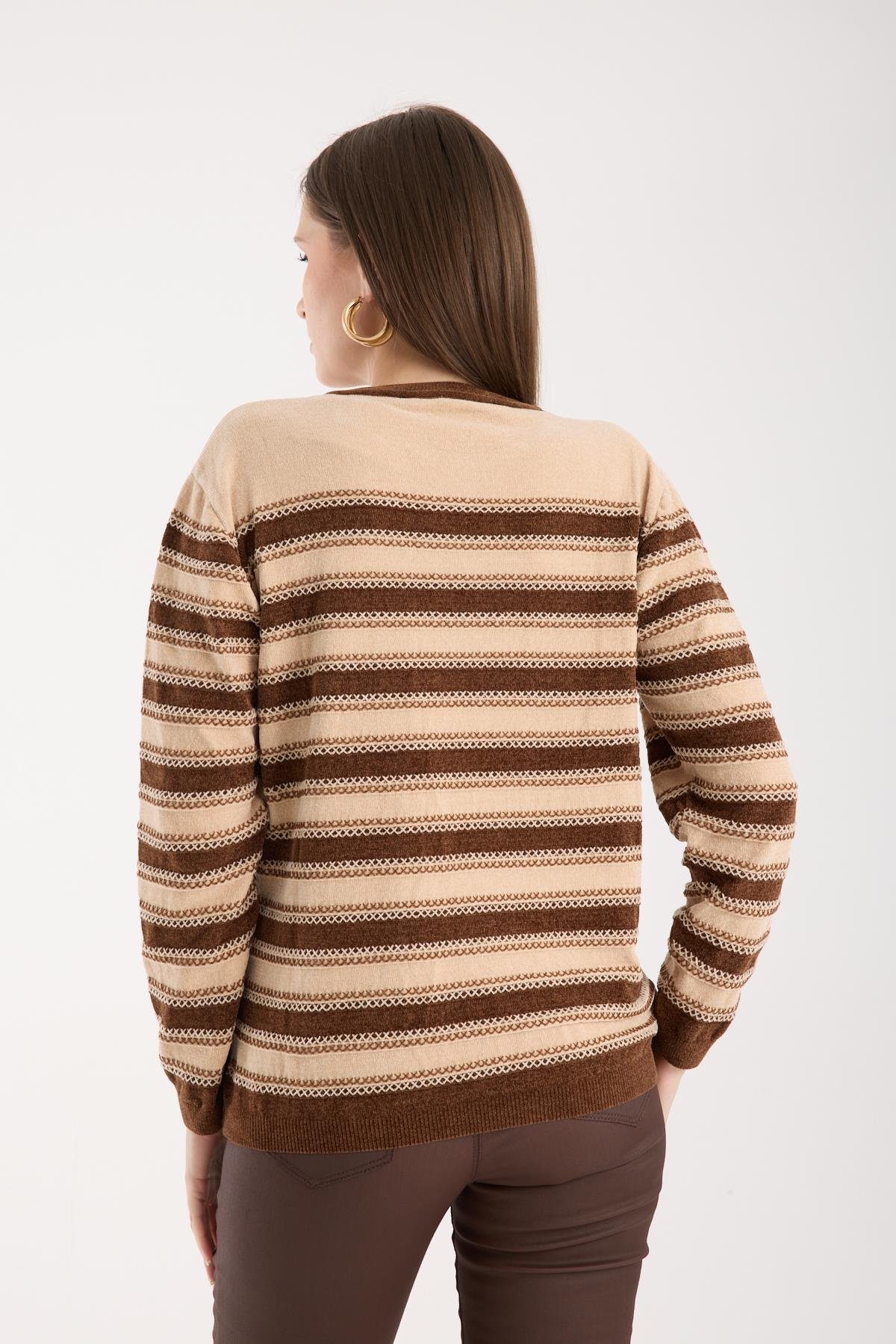 Wholesale Women's Cream-Brown Chenille Velvet Striped Crew-Neck Knit Blouse 0095W26-9004