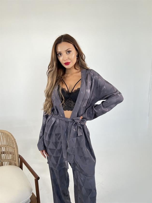 Wholesale Women's Kimona Suit Latina