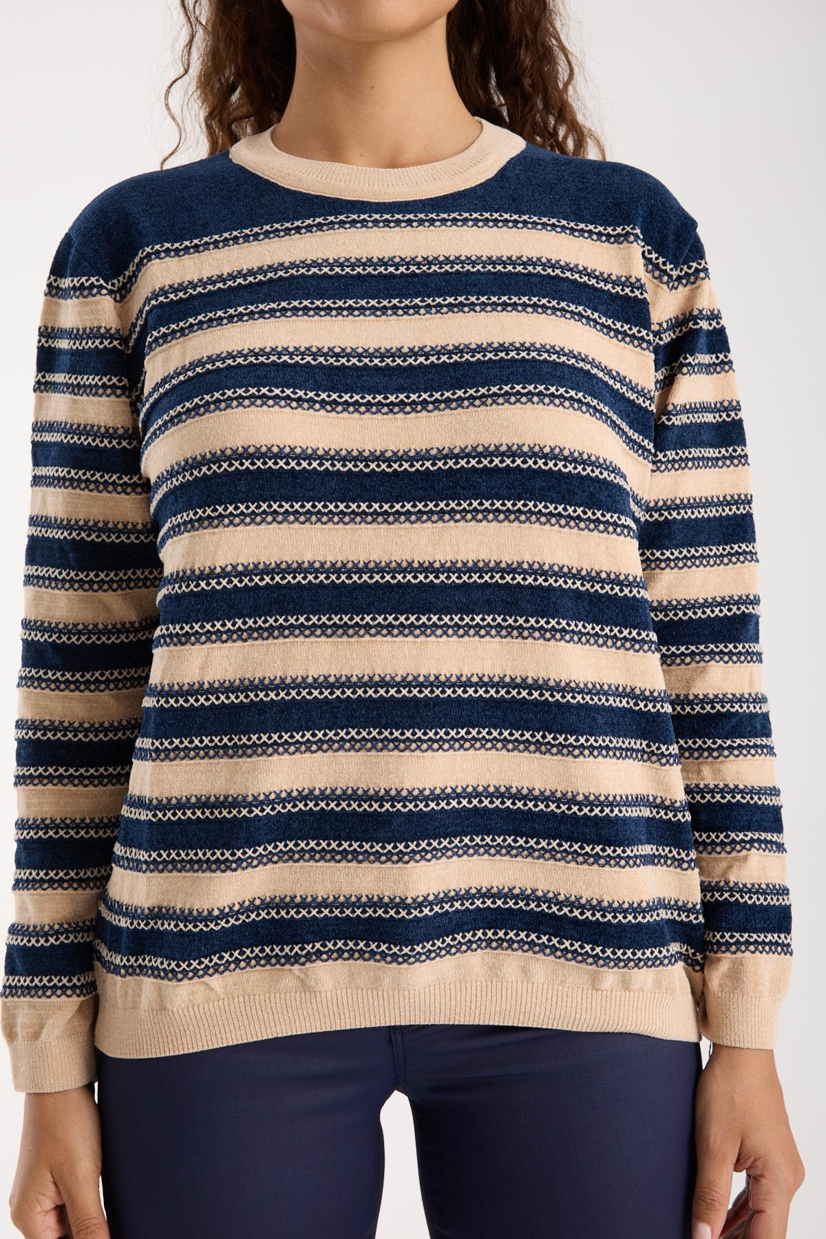 Wholesale Women's Navy-Cream Chenille Velvet Striped Crew-Neck Knit Blouse 0095W26-9004
