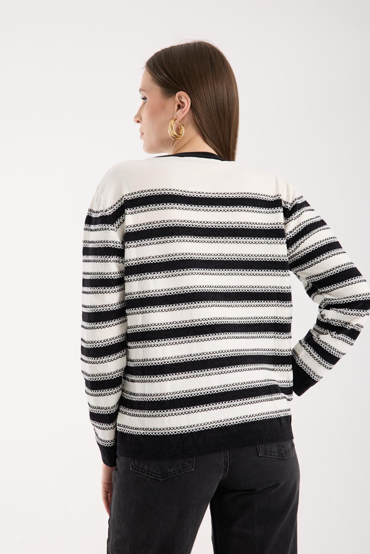Wholesale Women's White-Black Chenille Velvet Striped Crew-Neck Knit Blouse 0095W26-9004