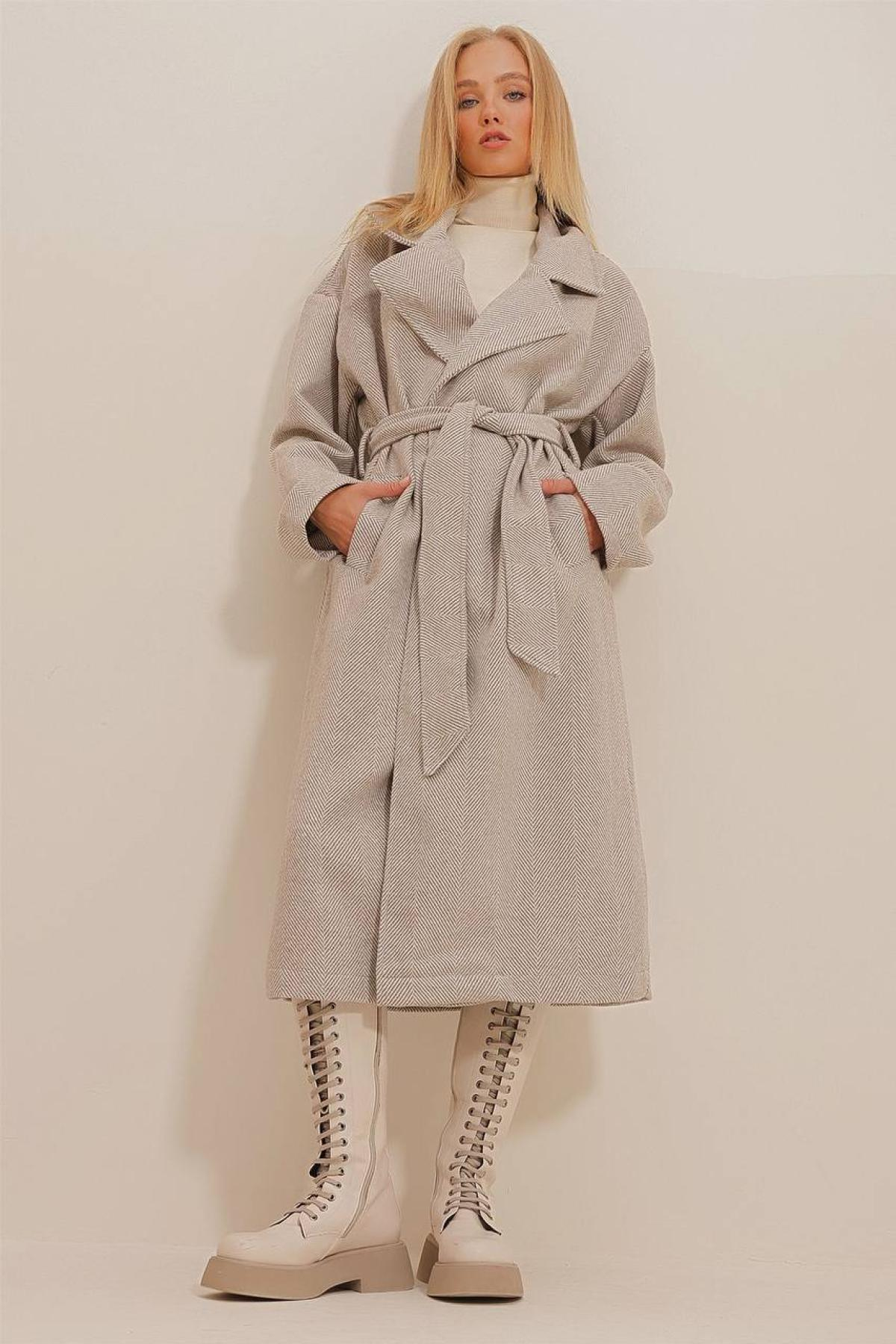 Women coat wholesale Beige color 699607