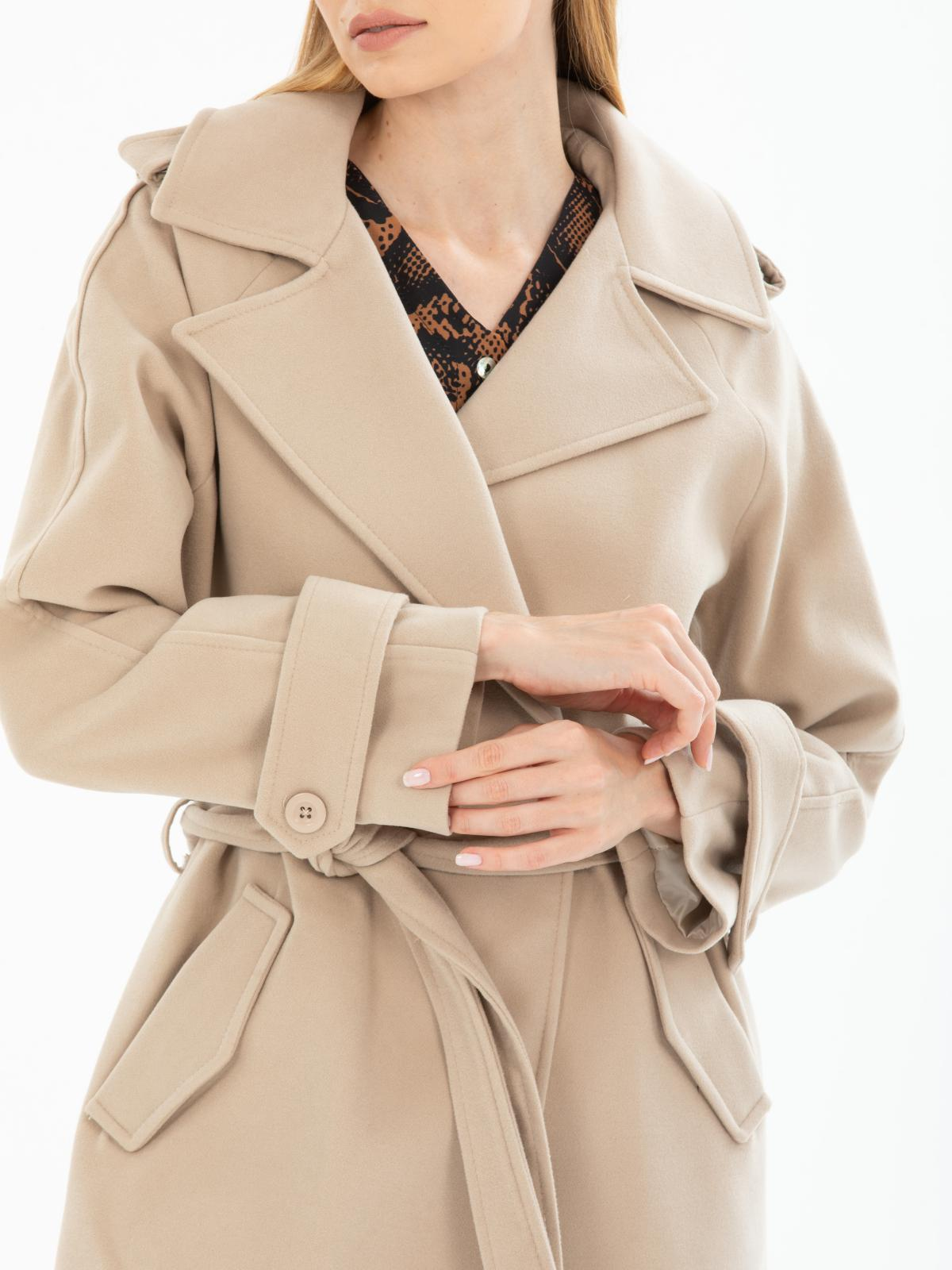 Women coat with belt wholesale Cream color 670473