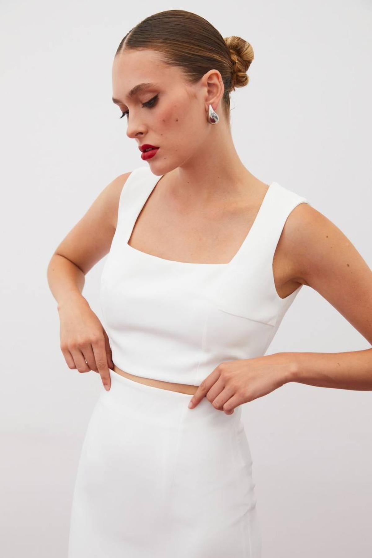 Women crop wholesale White color 703448