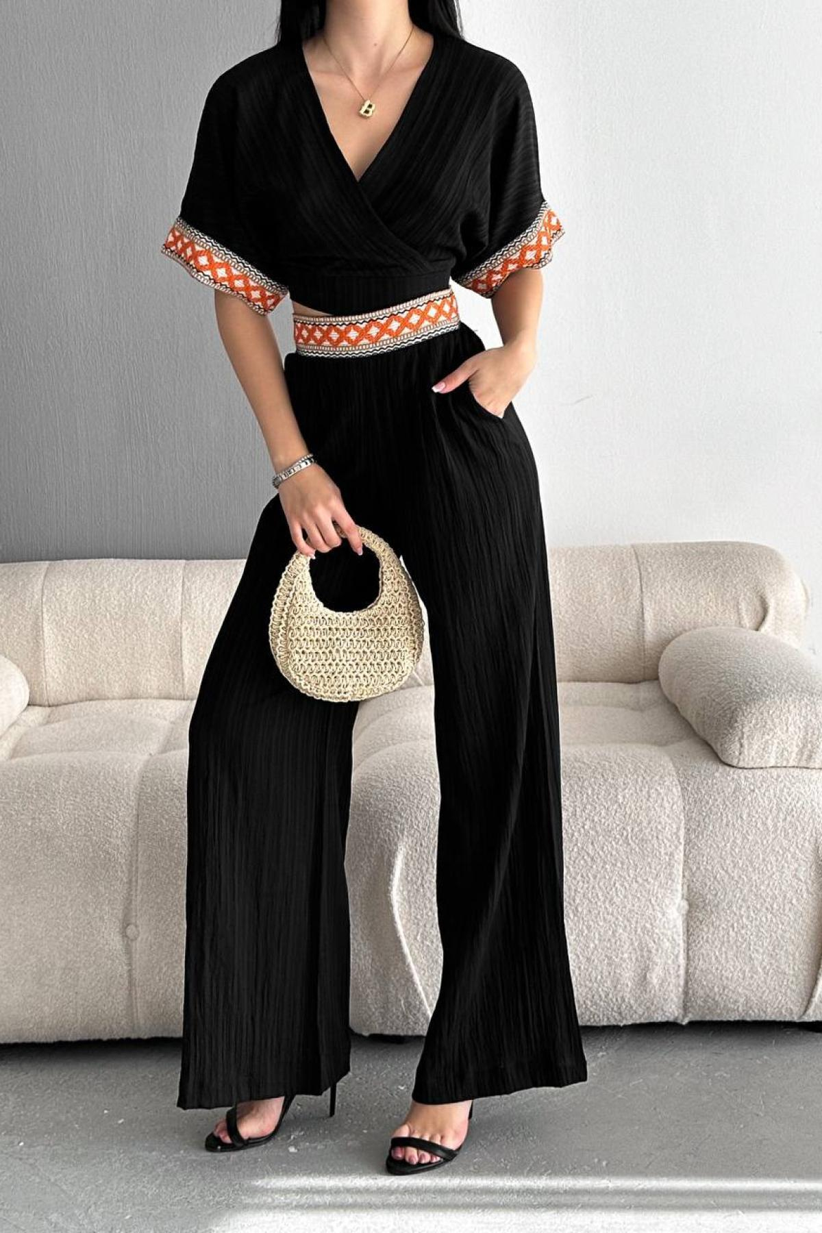 Women cropped blouse and flared pants set wholesale Black color 685059