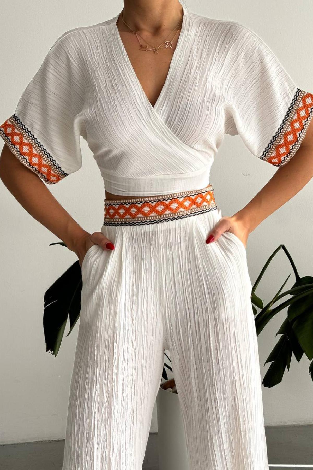Women cropped blouse and flared pants set wholesale White color 685060