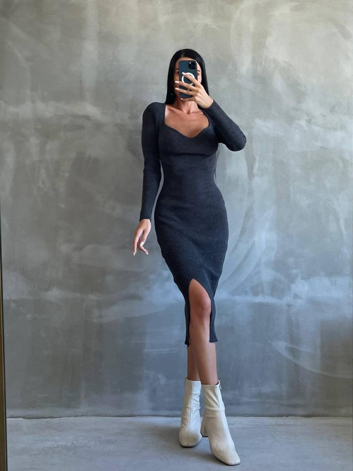 Women long-sleeve heart-neck midi dress wholesale Black color