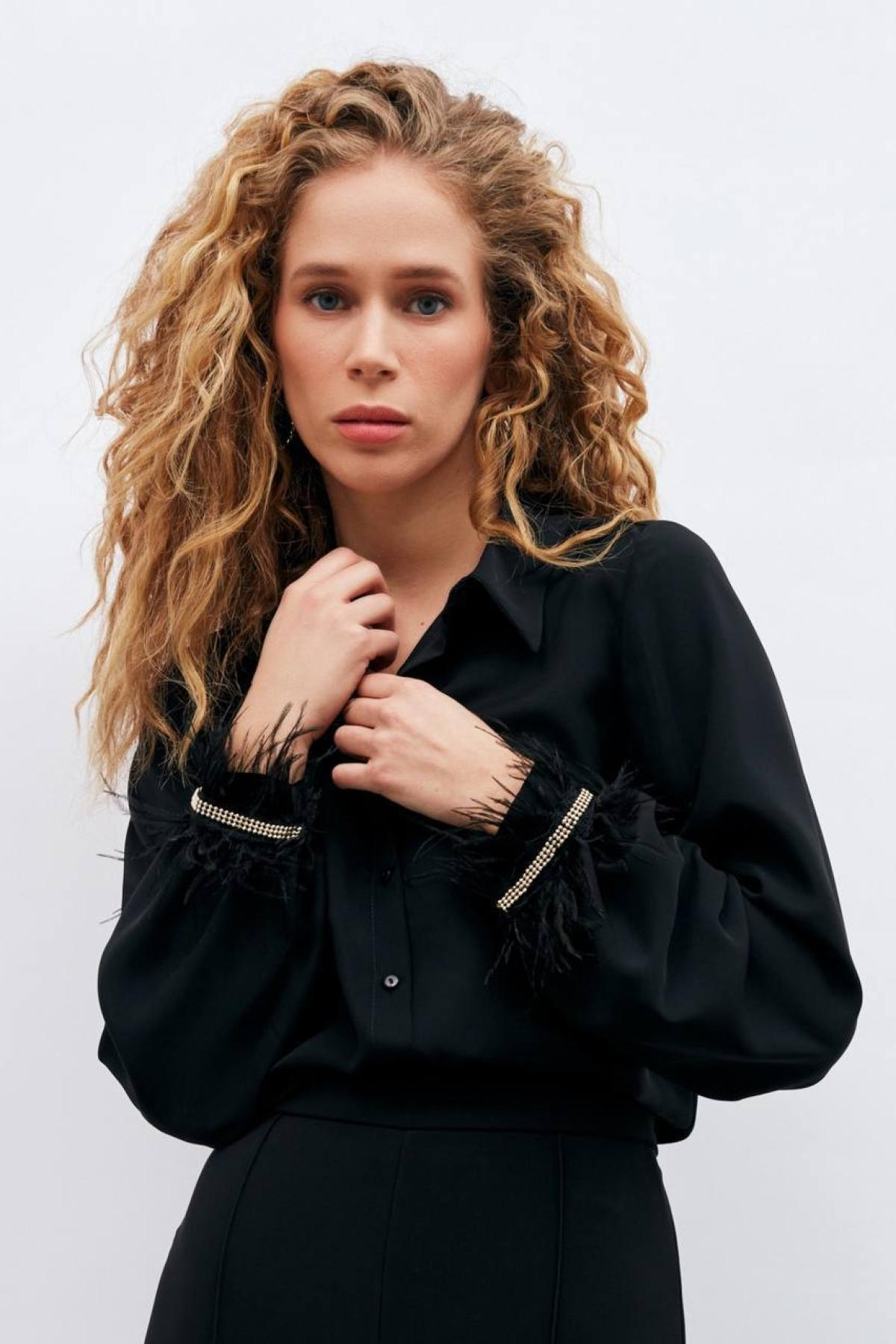 Women shirt wholesale Black color 700115