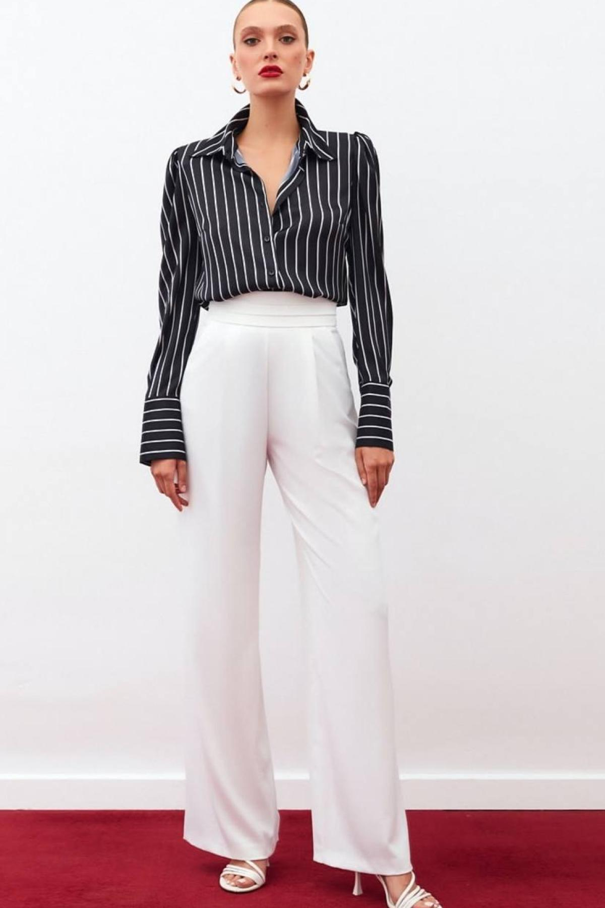 Women shirt wholesale Black color 700932