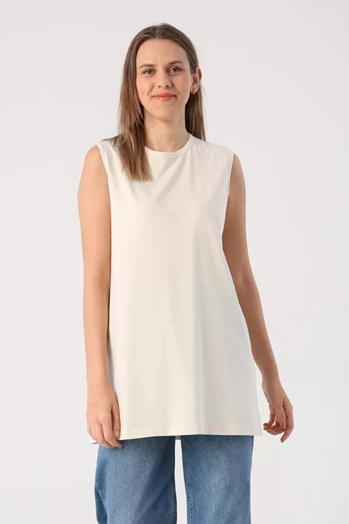 Women sleeveless t-shirt wholesale Off White color 695410
