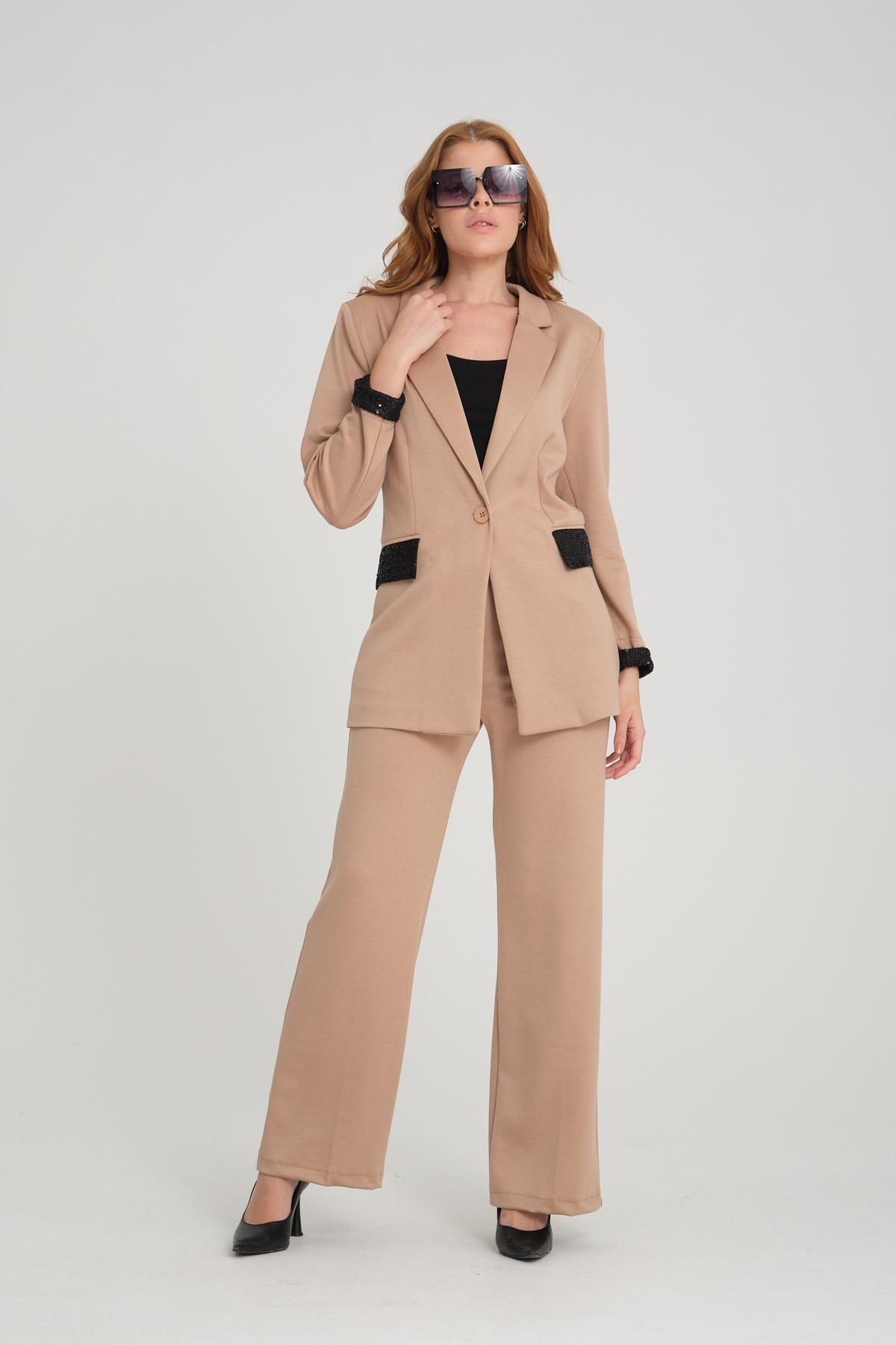 Women two-piece suit wholesale Beige color 698901