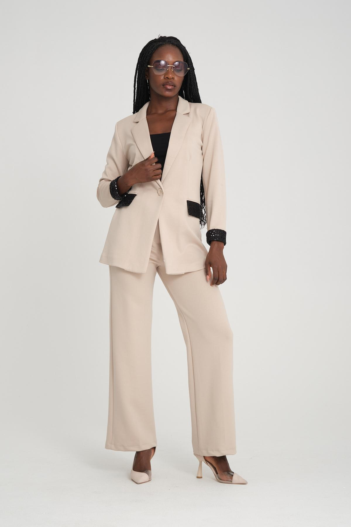 Women two-piece suit wholesale Cream color 698900